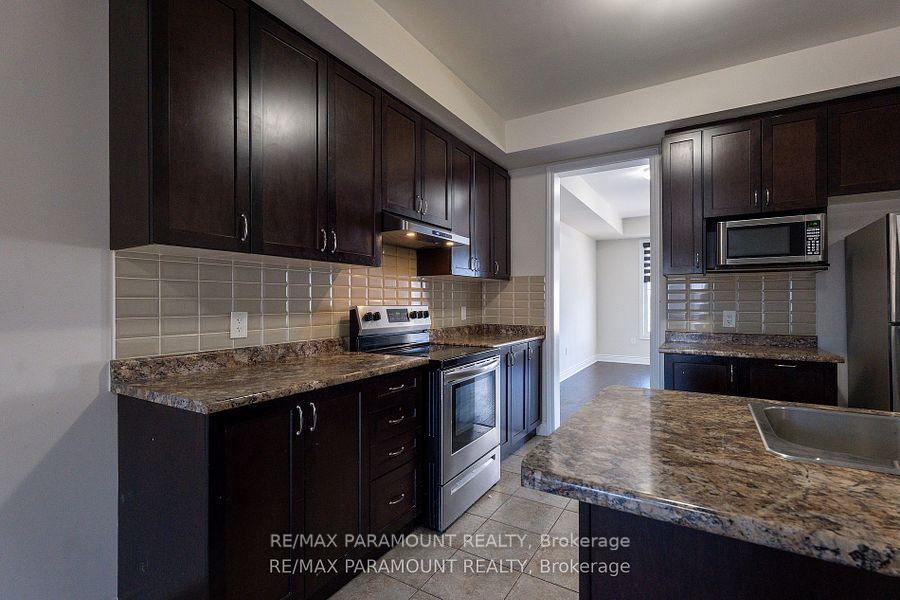 Photo 10 of 162 Davenfield Circle, Brampton, Bram East — HOMEH