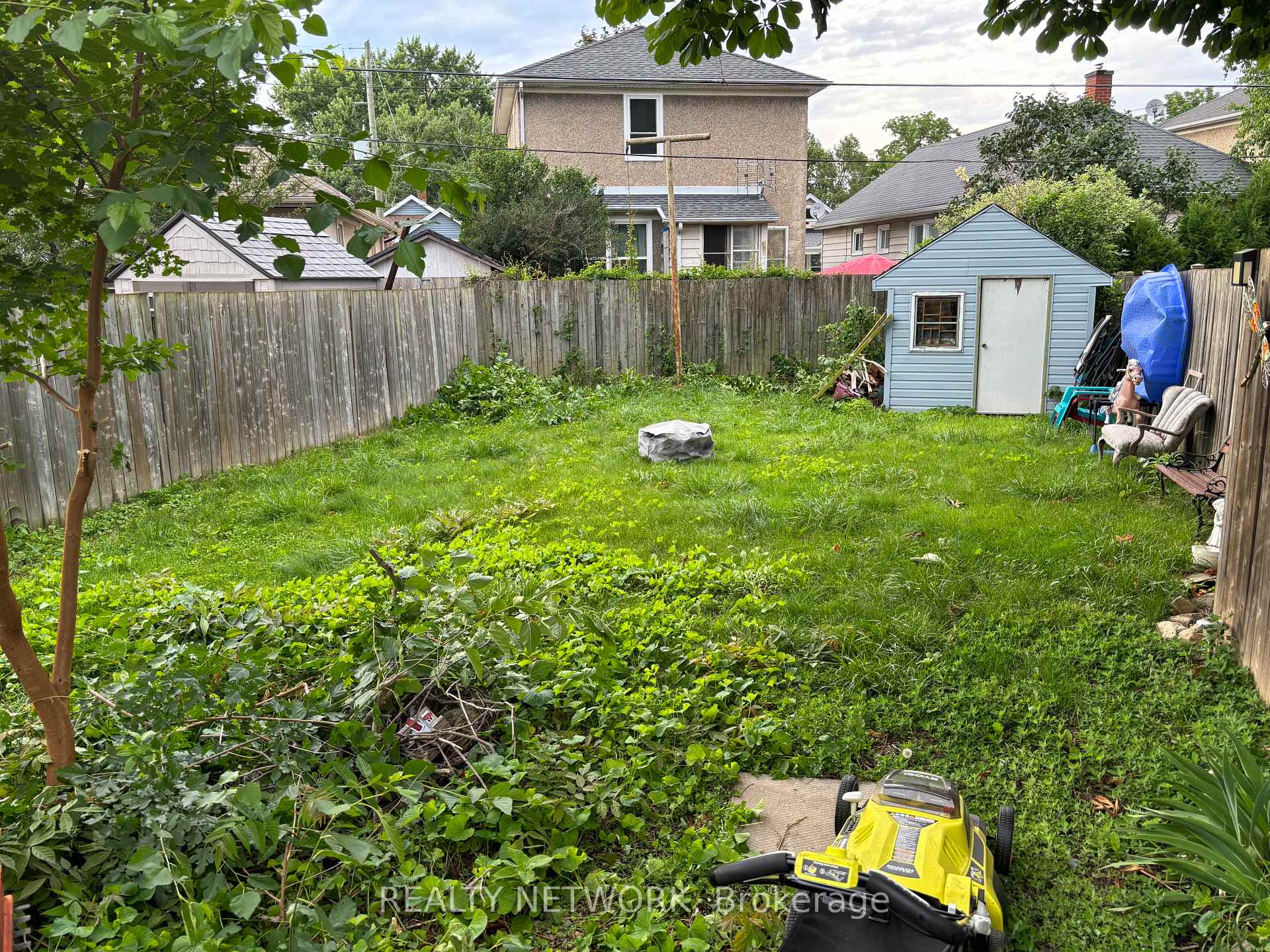 Photo 3 of 115 Lowell Avenue, St. Catharines, Downtown — HOMEH
