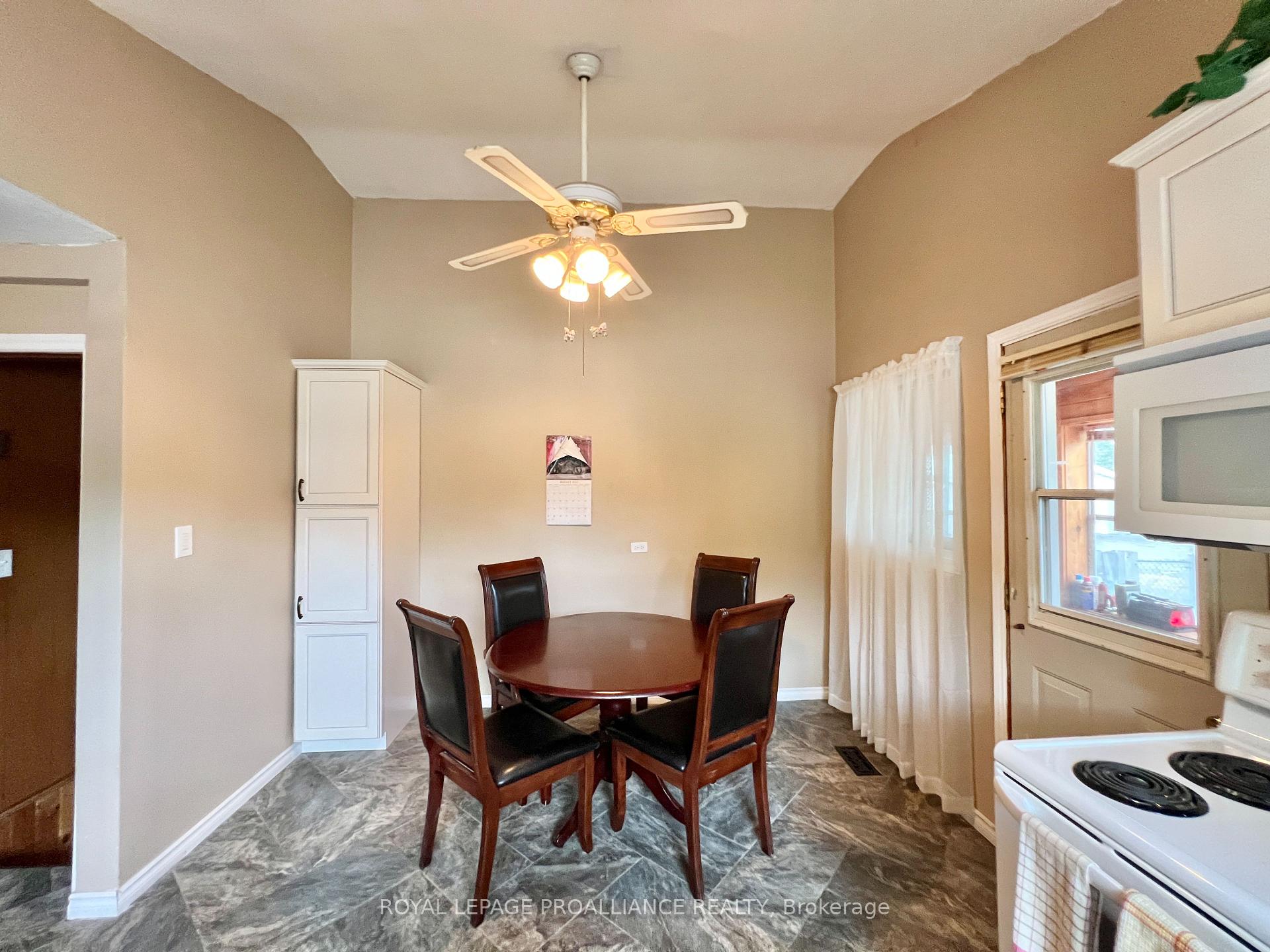 Photo 7 of 37 Bongard Crescent, Belleville, Belleville Ward — HOMEH