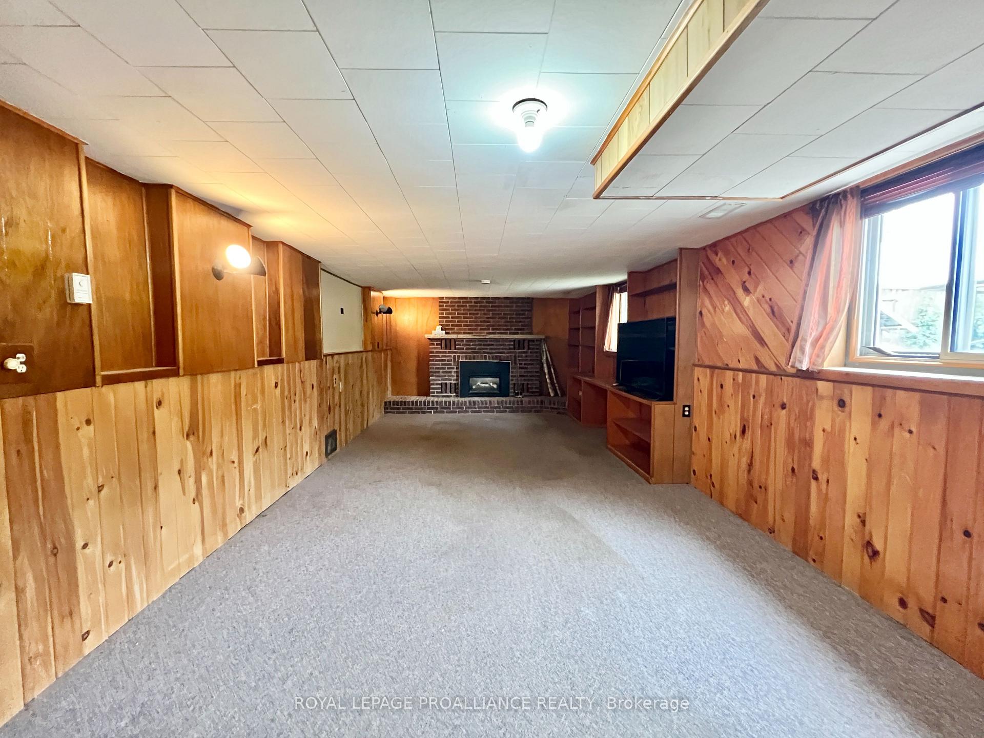 Photo 13 of 37 Bongard Crescent, Belleville, Belleville Ward — HOMEH