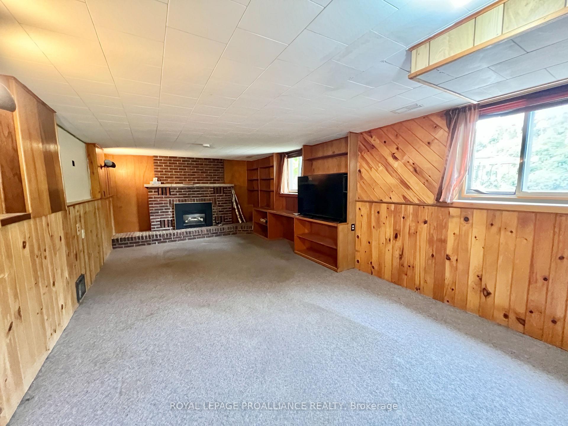 Photo 16 of 37 Bongard Crescent, Belleville, Belleville Ward — HOMEH