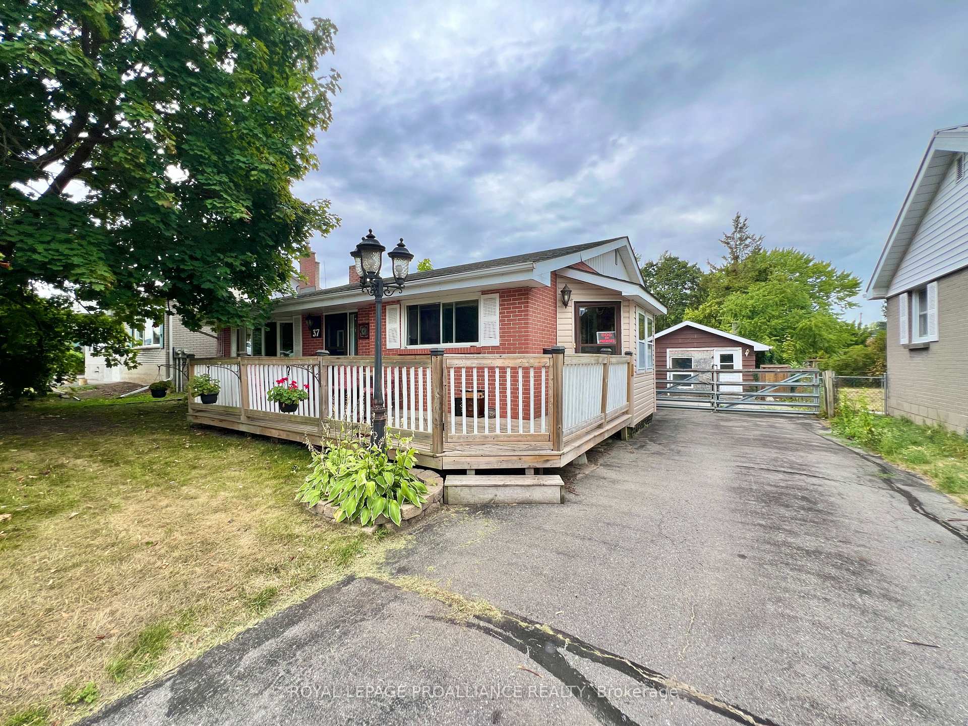 Photo 21 of 37 Bongard Crescent, Belleville, Belleville Ward — HOMEH