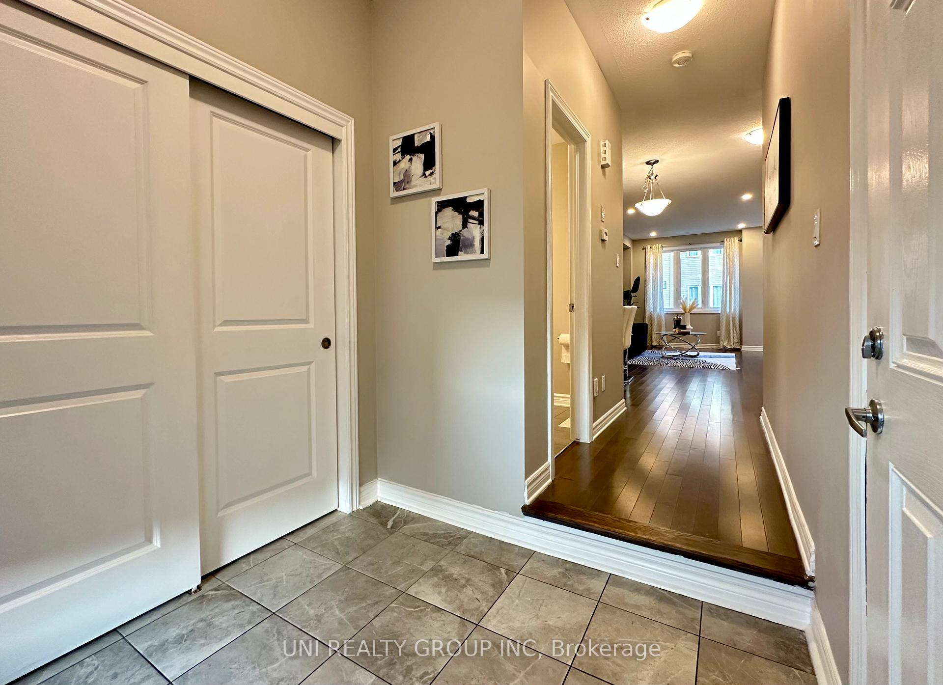 Photo 5 of 2468 Waterlilly Way, Ottawa, Barrhaven - Heritage Park — HOMEH