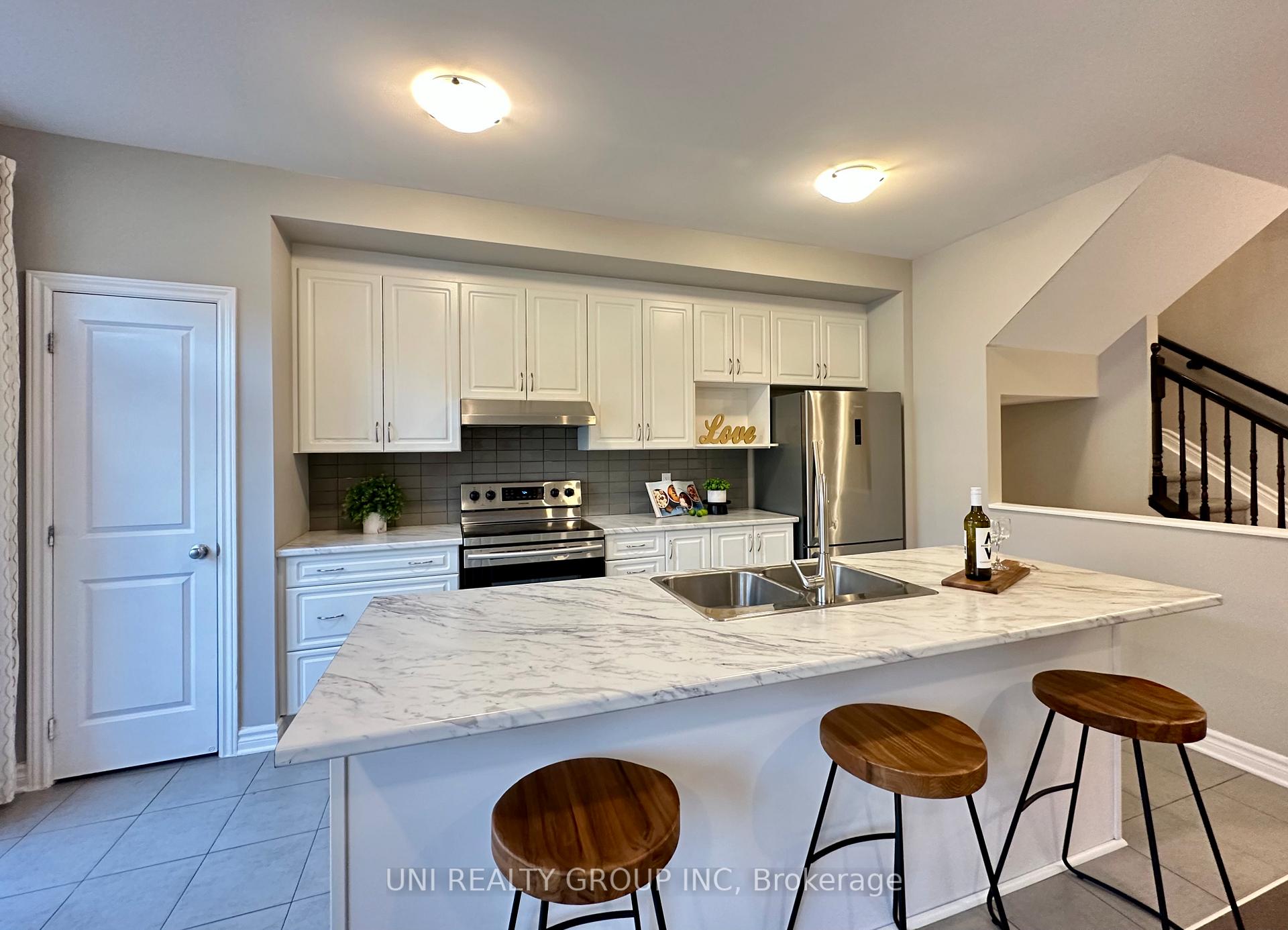 Photo 7 of 2468 Waterlilly Way, Ottawa, Barrhaven - Heritage Park — HOMEH