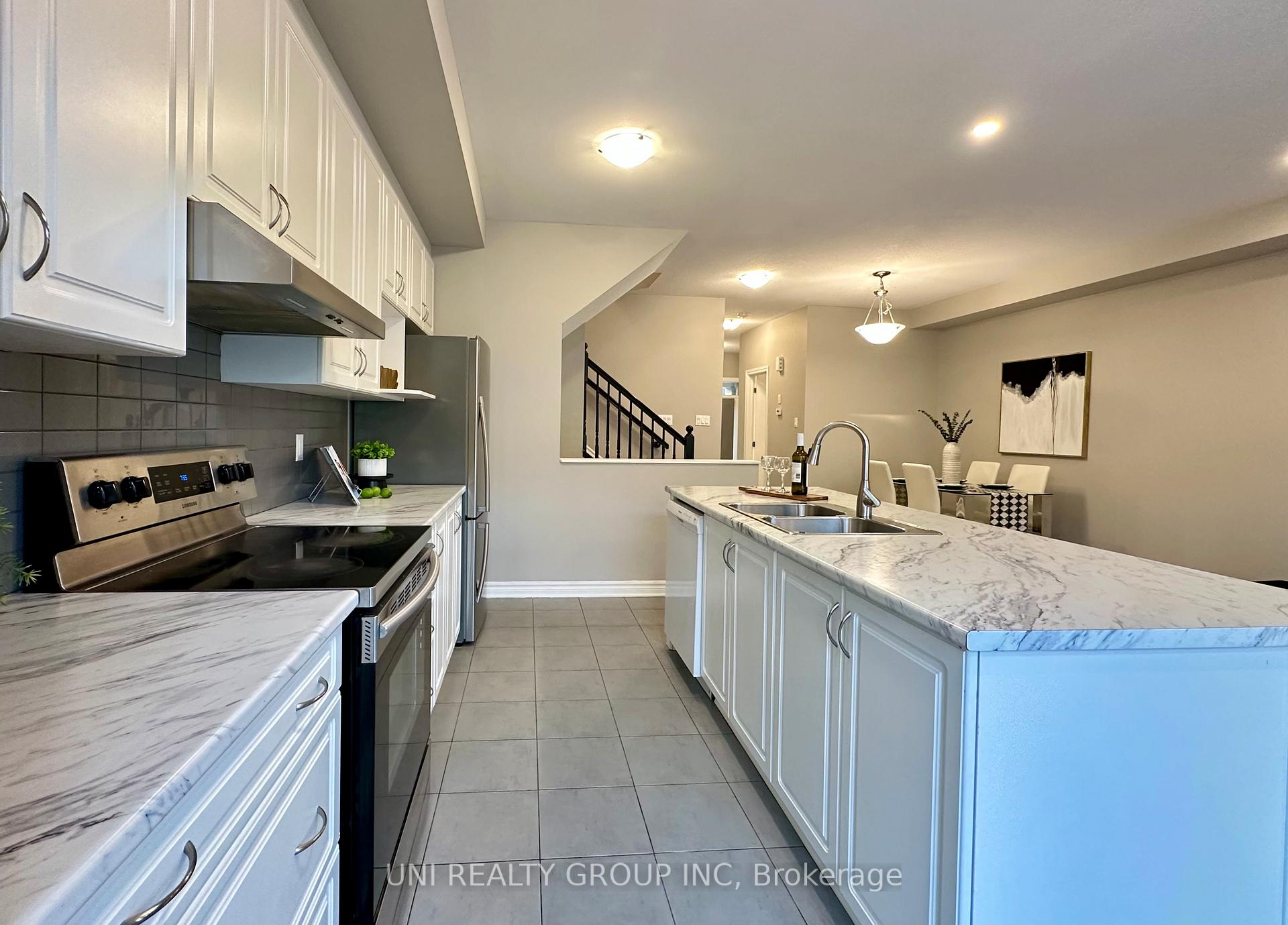 Photo 14 of 2468 Waterlilly Way, Ottawa, Barrhaven - Heritage Park — HOMEH