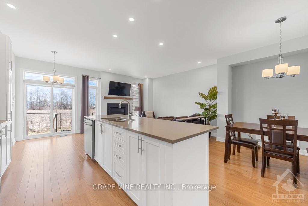 Photo 10 of 653 Putney Crescent, Ottawa, Stittsville (South) — HOMEH