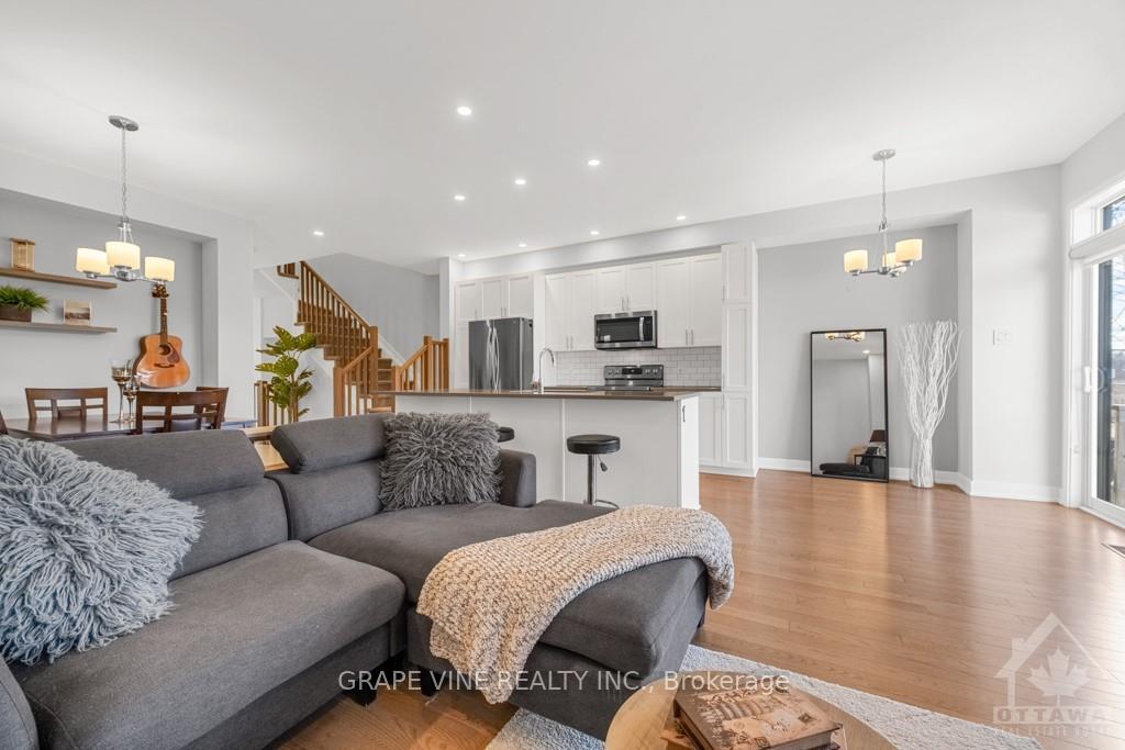 Photo 14 of 653 Putney Crescent, Ottawa, Stittsville (South) — HOMEH