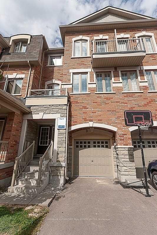 Photo 2 of 9 Shiff Crescent, Brampton, Heart Lake — HOMEH
