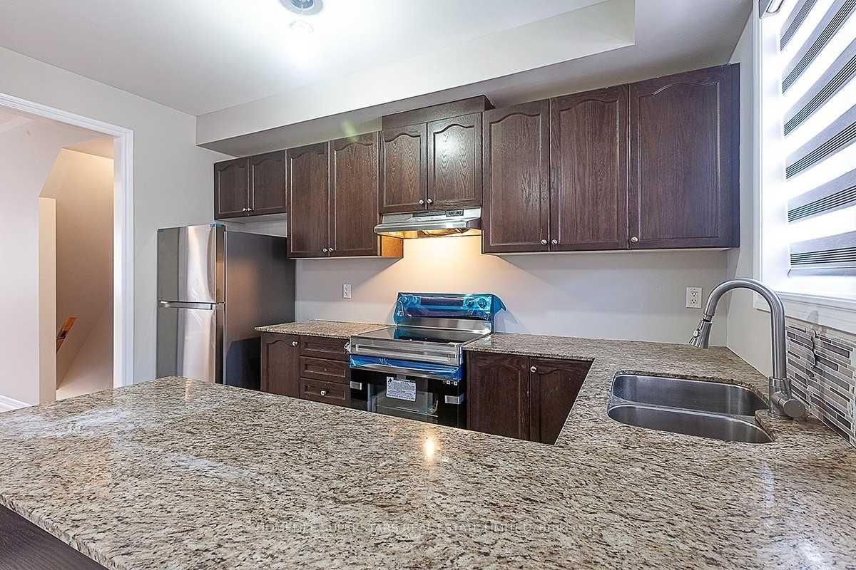 Photo 4 of 9 Shiff Crescent, Brampton, Heart Lake — HOMEH