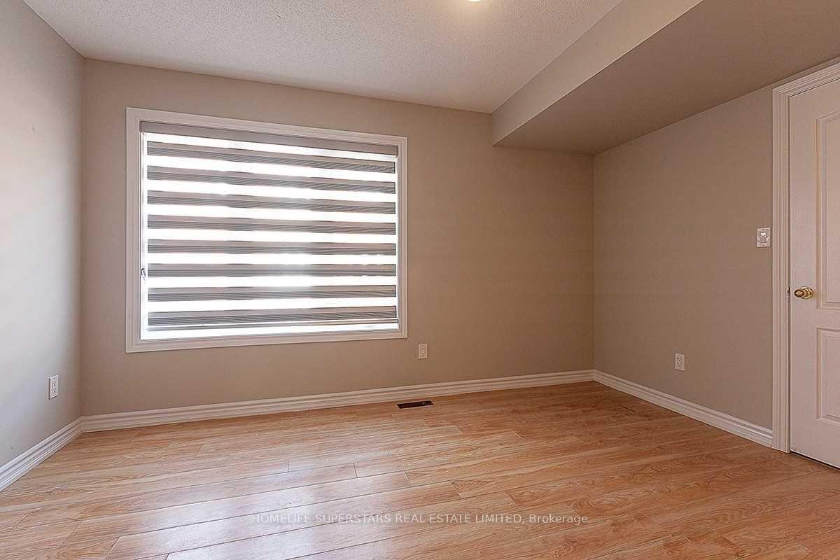 Photo 8 of 9 Shiff Crescent, Brampton, Heart Lake — HOMEH