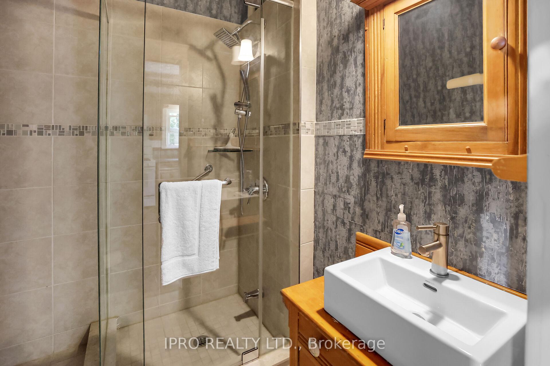 Photo 27 of 54 Canal Street, St. Catharines, Port Dalhousie — HOMEH