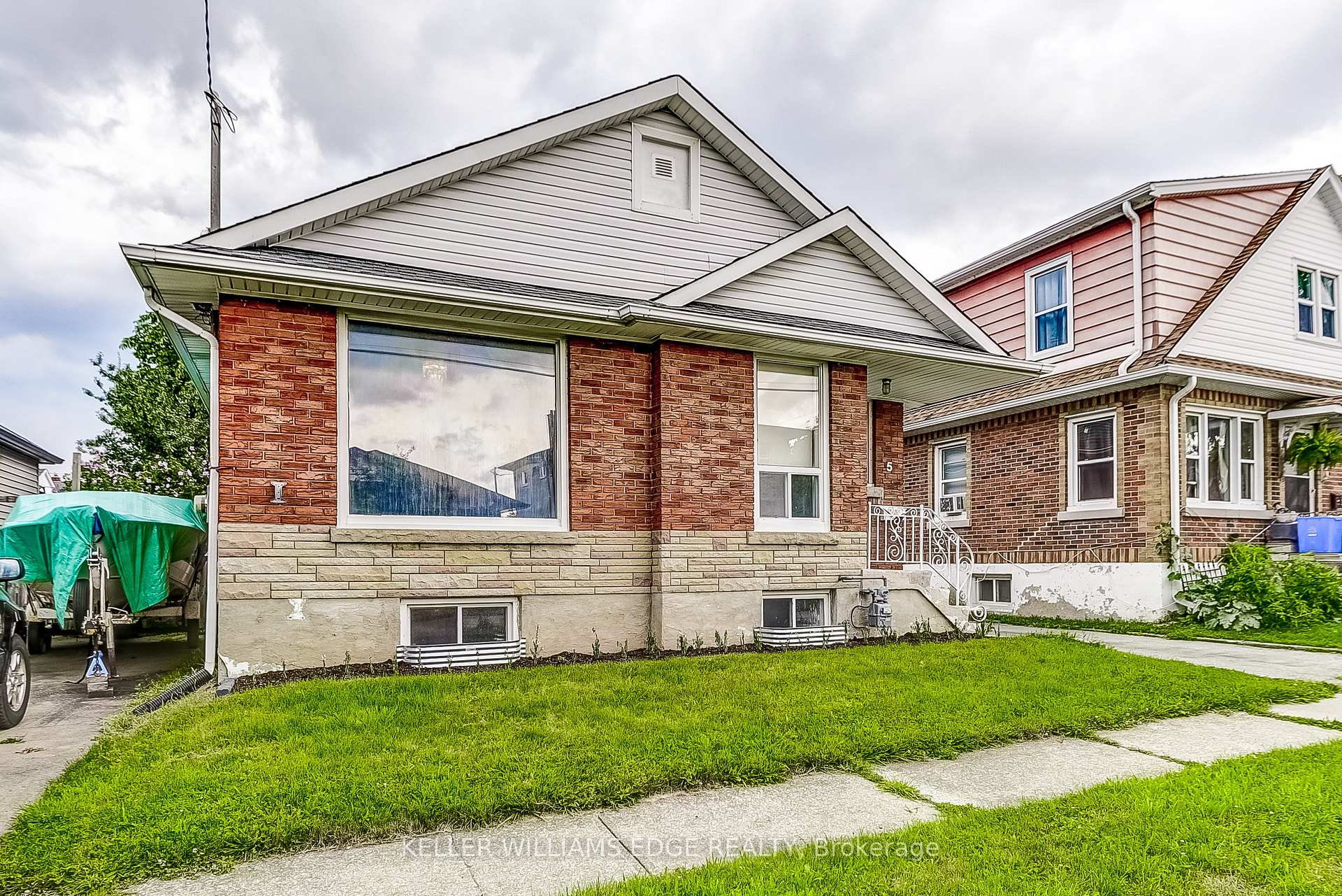Photo 3 of 5 Bartlett Street, St. Catharines, Facer — HOMEH