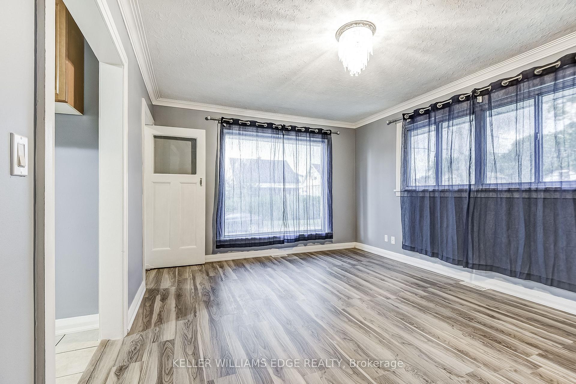 Photo 9 of 5 Bartlett Street, St. Catharines, Facer — HOMEH