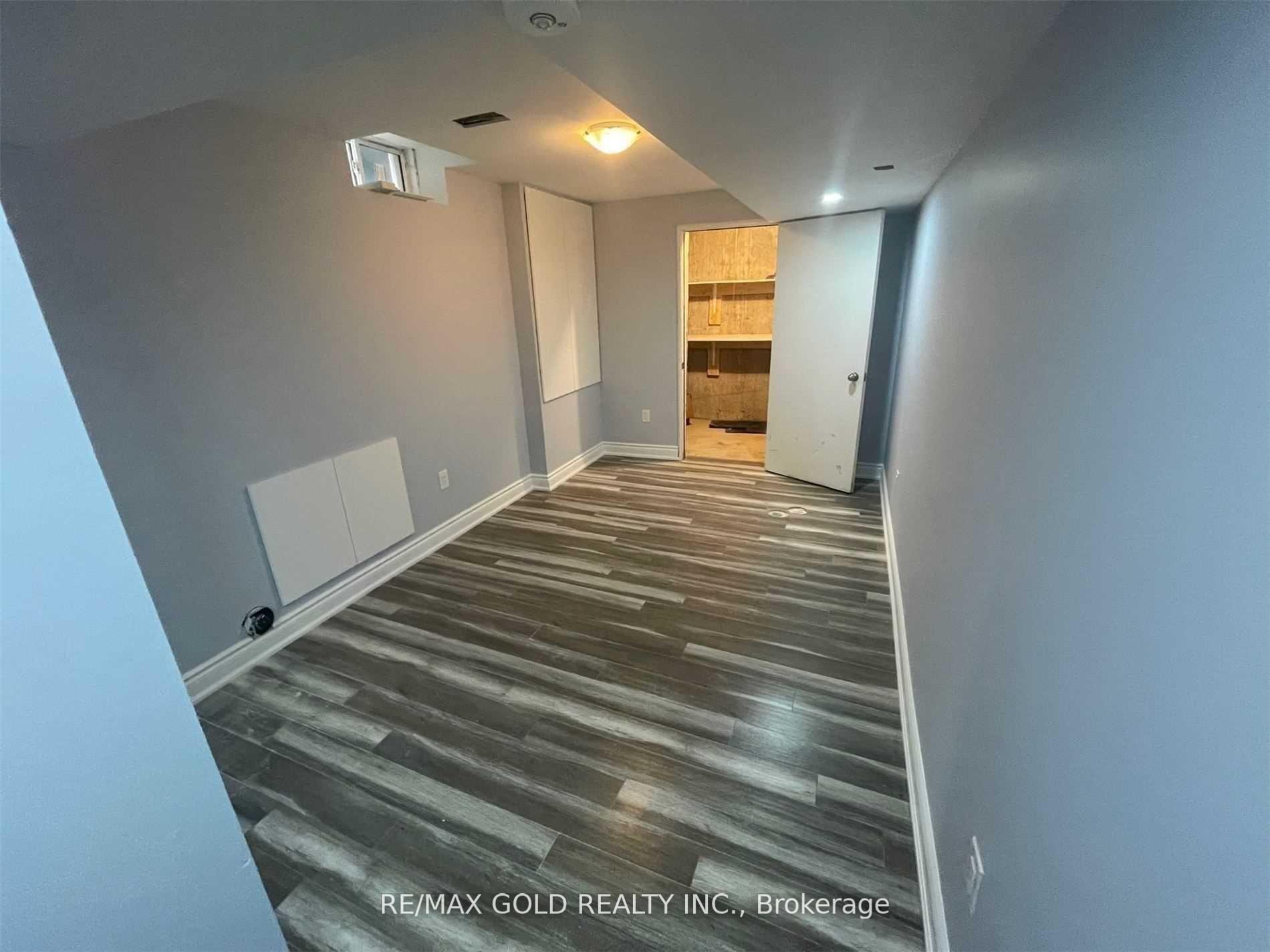 Photo 6 of Unit Bsmt, 39 Edinburgh Drive, Brampton, Brampton West — HOMEH