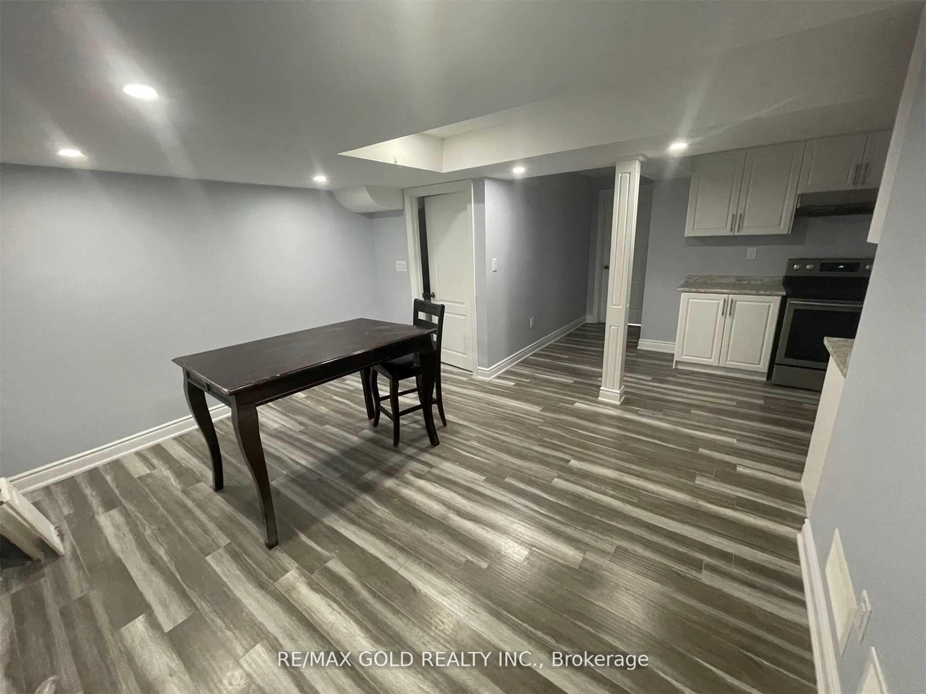 Photo 8 of Unit Bsmt, 39 Edinburgh Drive, Brampton, Brampton West — HOMEH