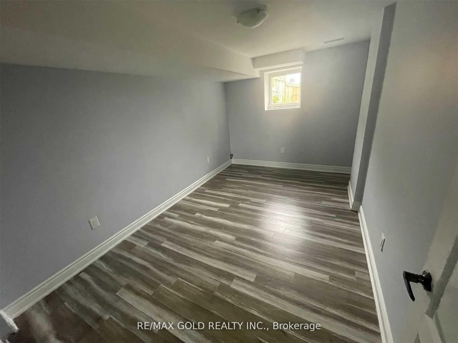Photo 10 of Unit Bsmt, 39 Edinburgh Drive, Brampton, Brampton West — HOMEH