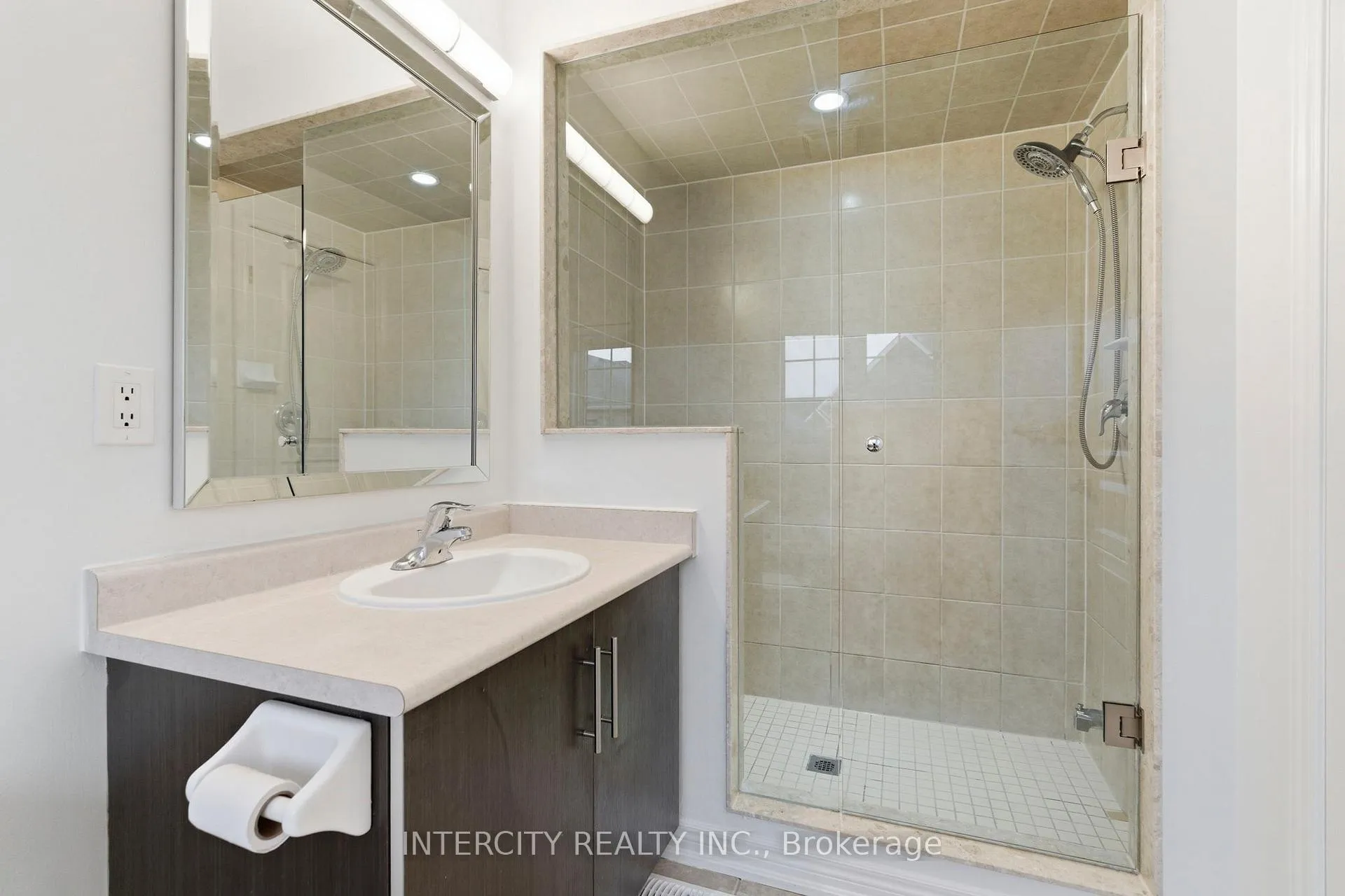 Photo 22 of 34 Alexie Way, Vaughan, Vellore Village — HOMEH