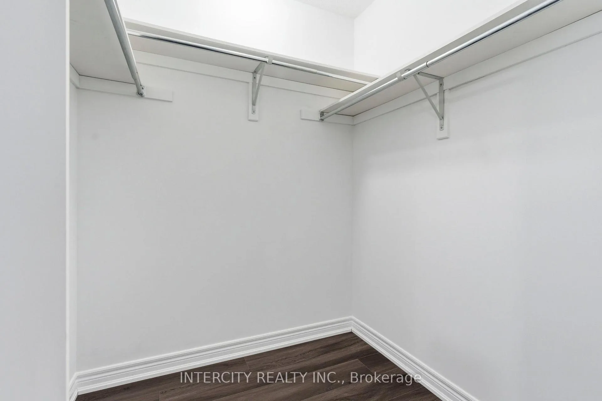 Photo 23 of 34 Alexie Way, Vaughan, Vellore Village — HOMEH