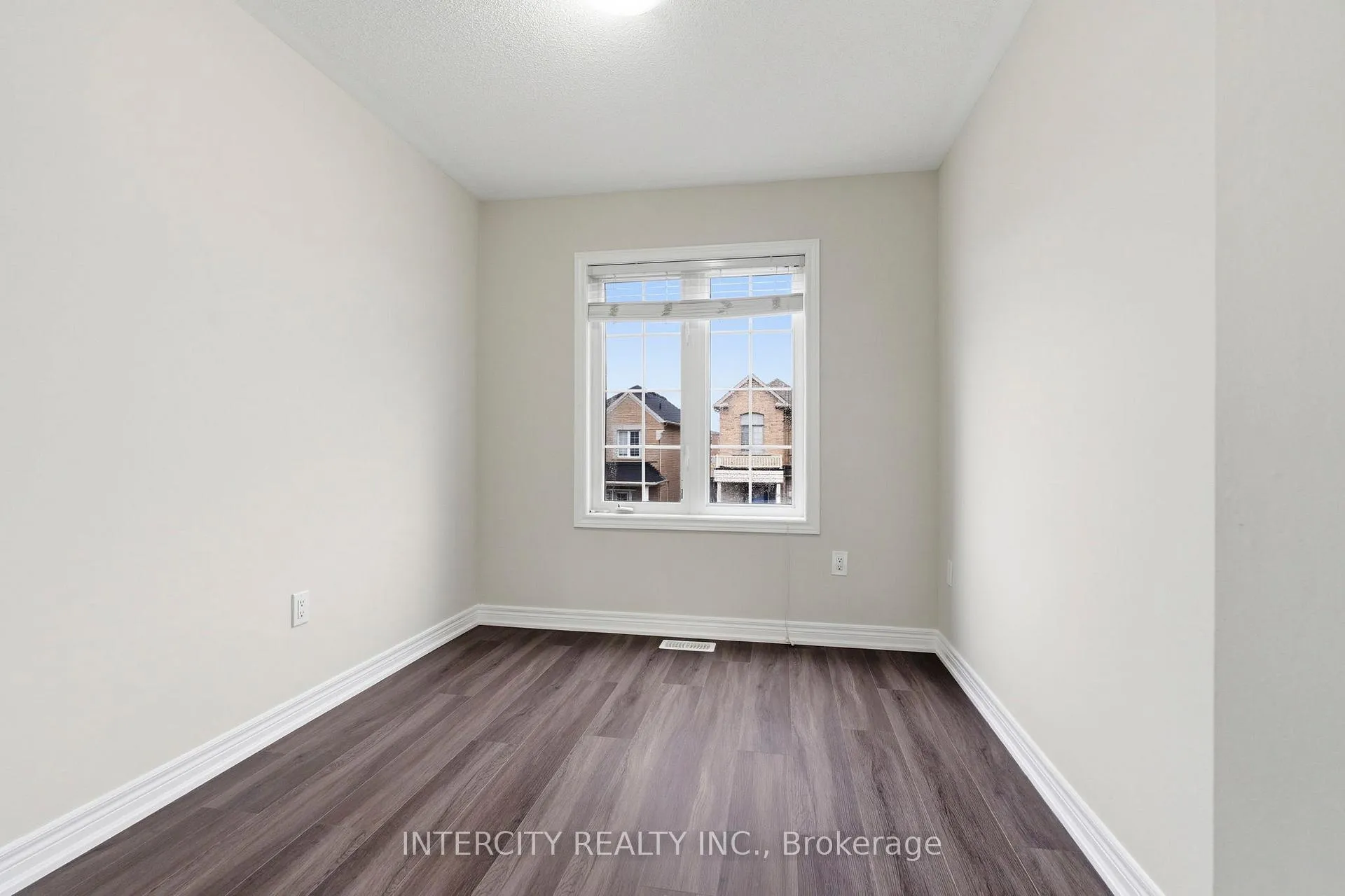 Photo 25 of 34 Alexie Way, Vaughan, Vellore Village — HOMEH