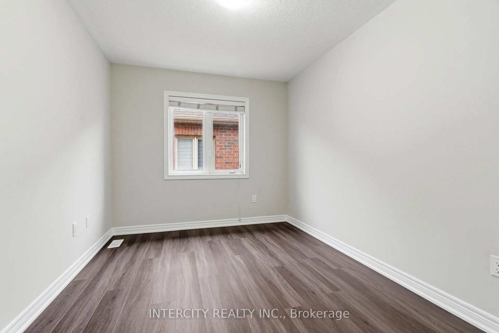Photo 29 of 34 Alexie Way, Vaughan, Vellore Village — HOMEH