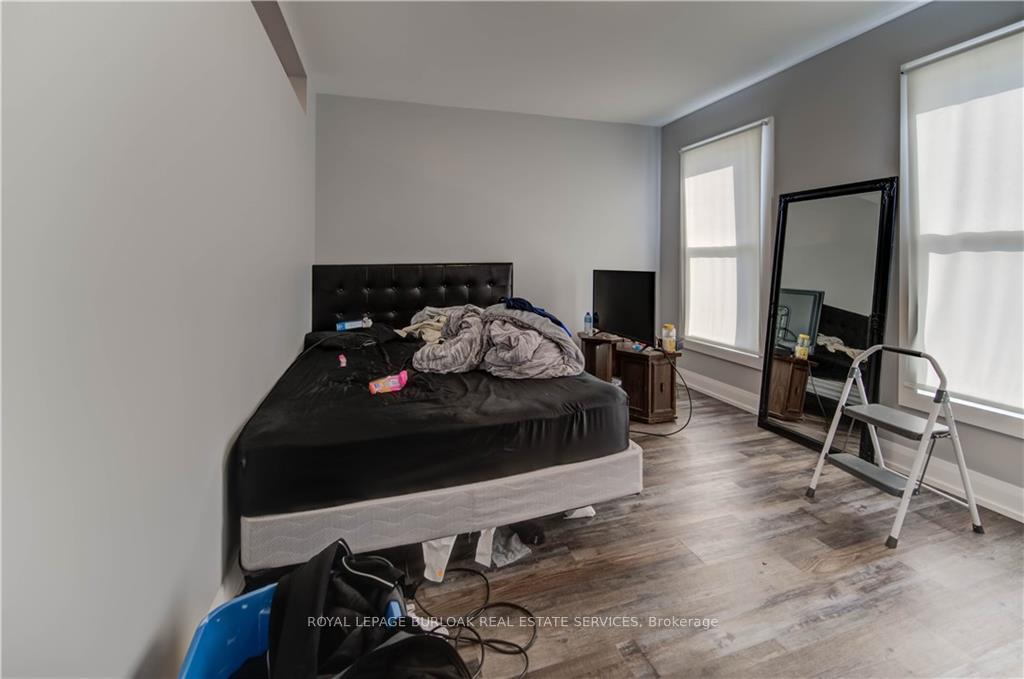 Photo 40 of 79 Lowell Avenue, St. Catharines, Downtown — HOMEH
