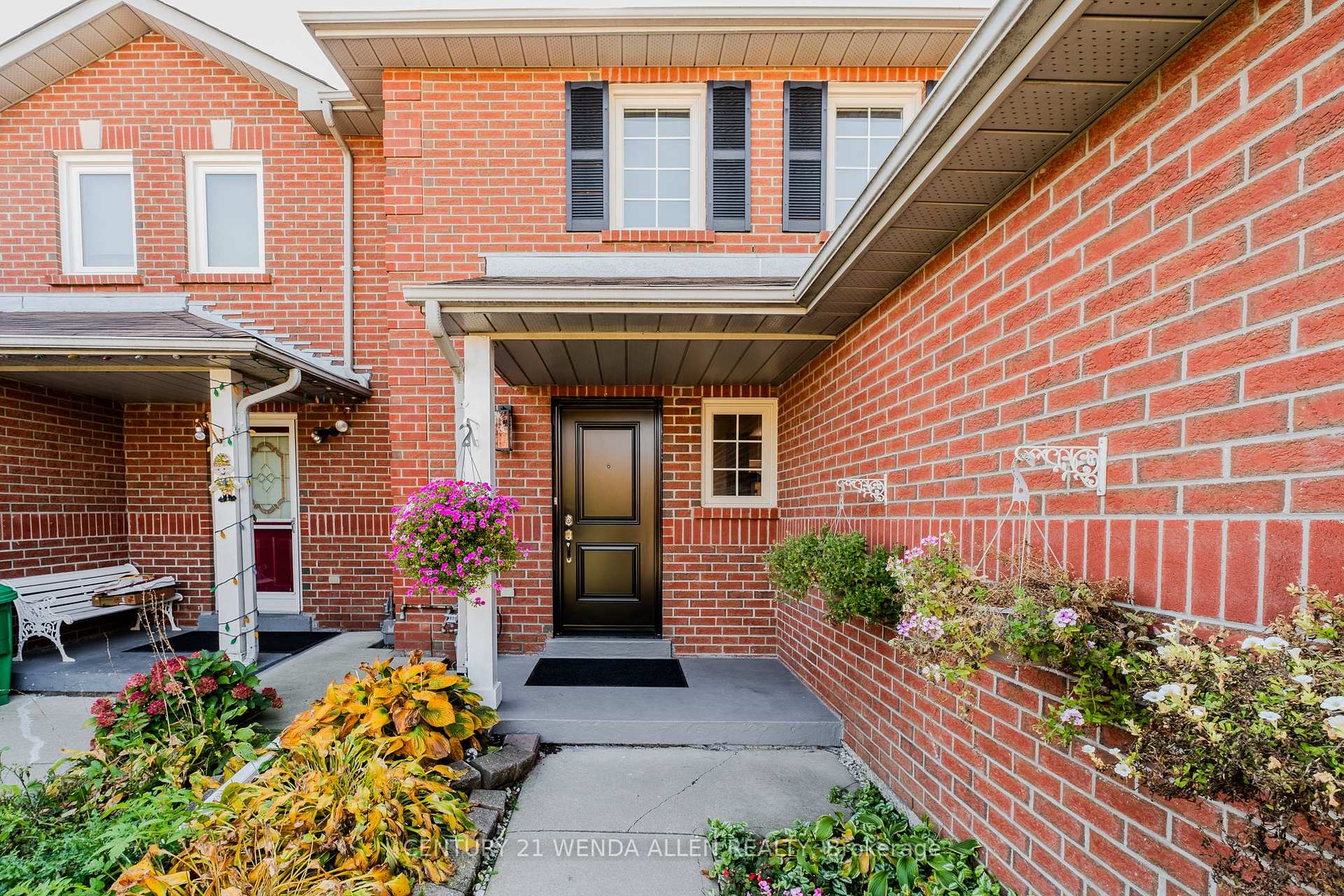 Photo 2 of 113 Meadowlark Drive, Brampton, Fletcher's Creek South — HOMEH