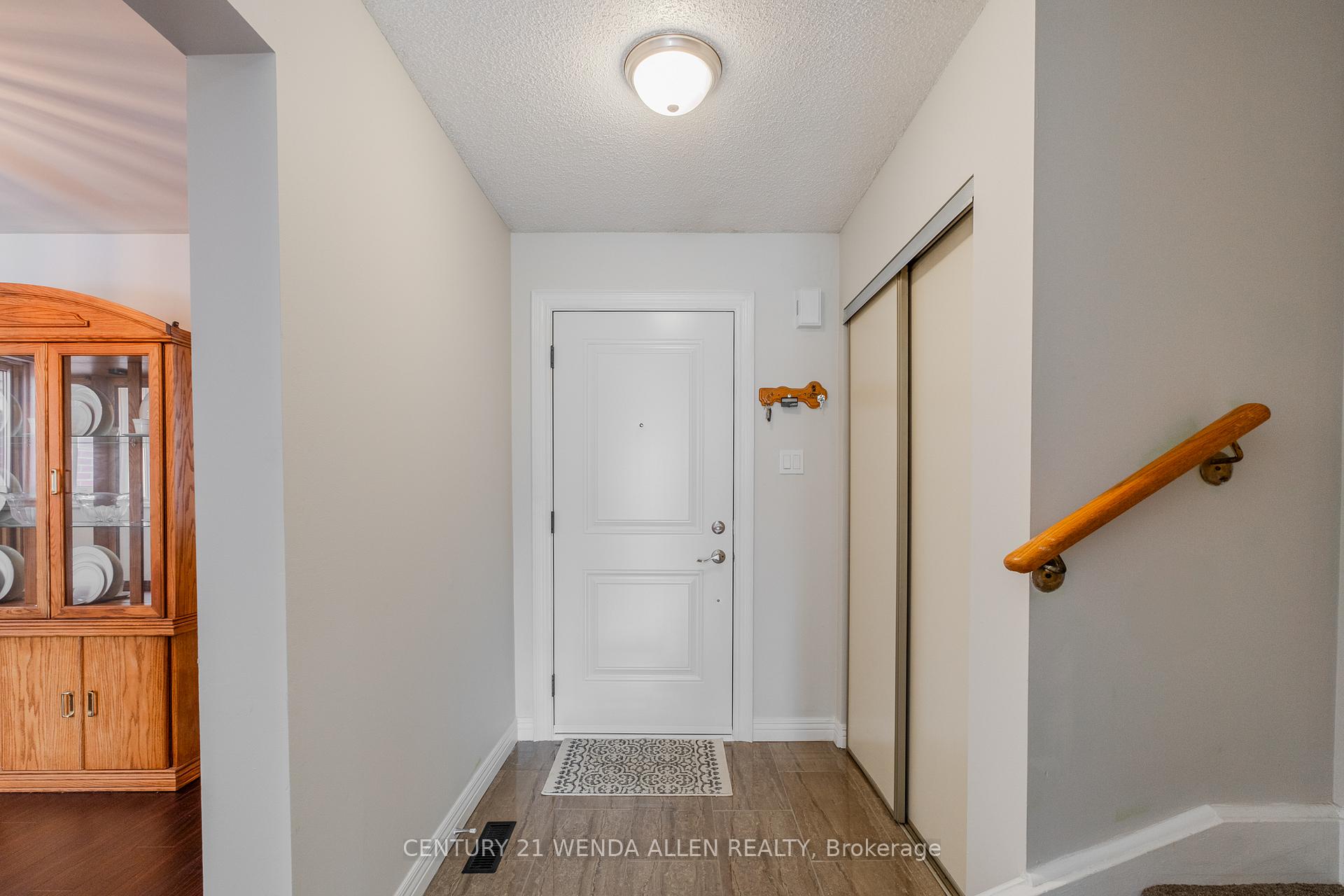 Photo 3 of 113 Meadowlark Drive, Brampton, Fletcher's Creek South — HOMEH