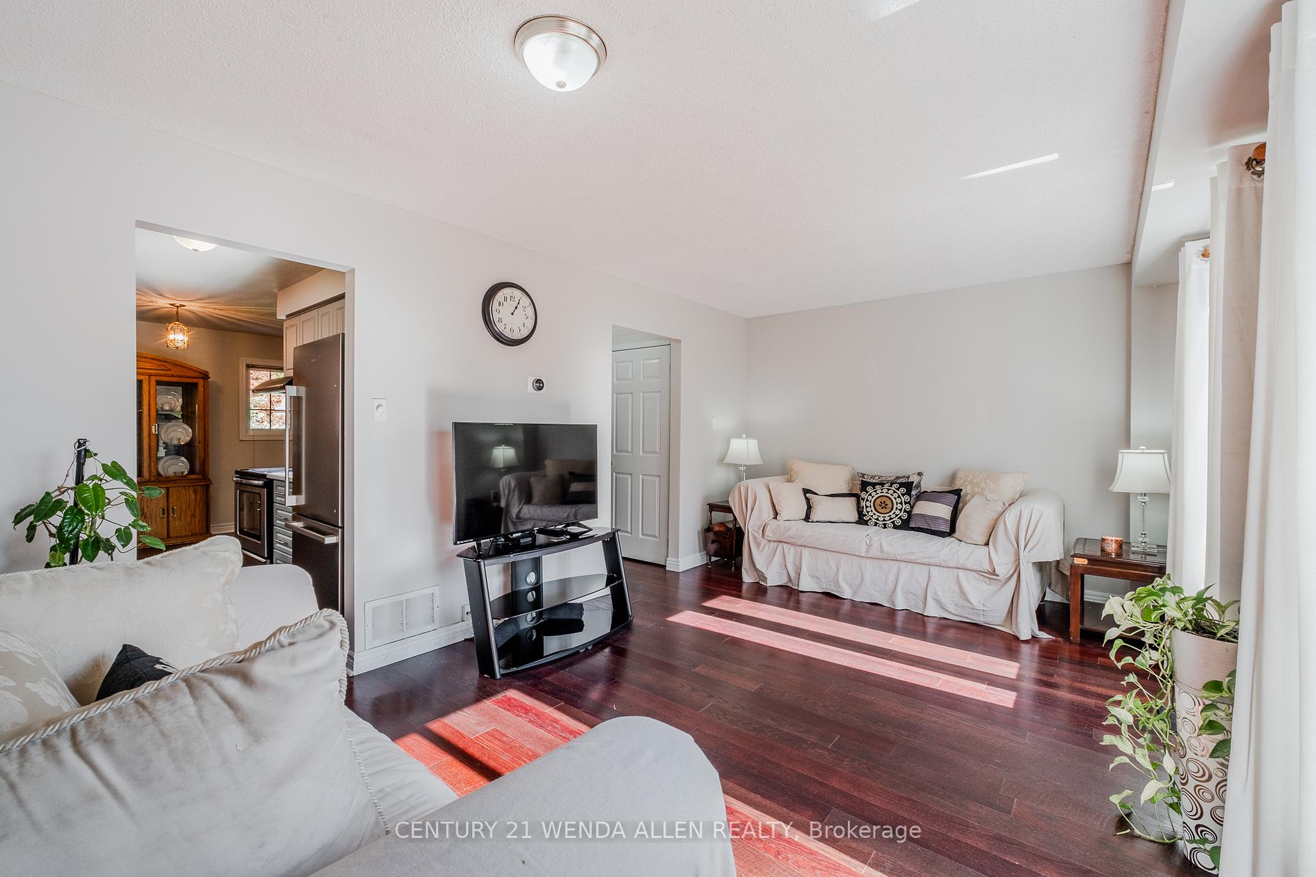 Photo 10 of 113 Meadowlark Drive, Brampton, Fletcher's Creek South — HOMEH
