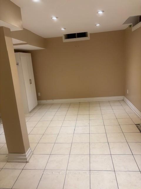 Photo 19 of 107 Olympia Crescent, Brampton, Fletcher's Meadow — HOMEH