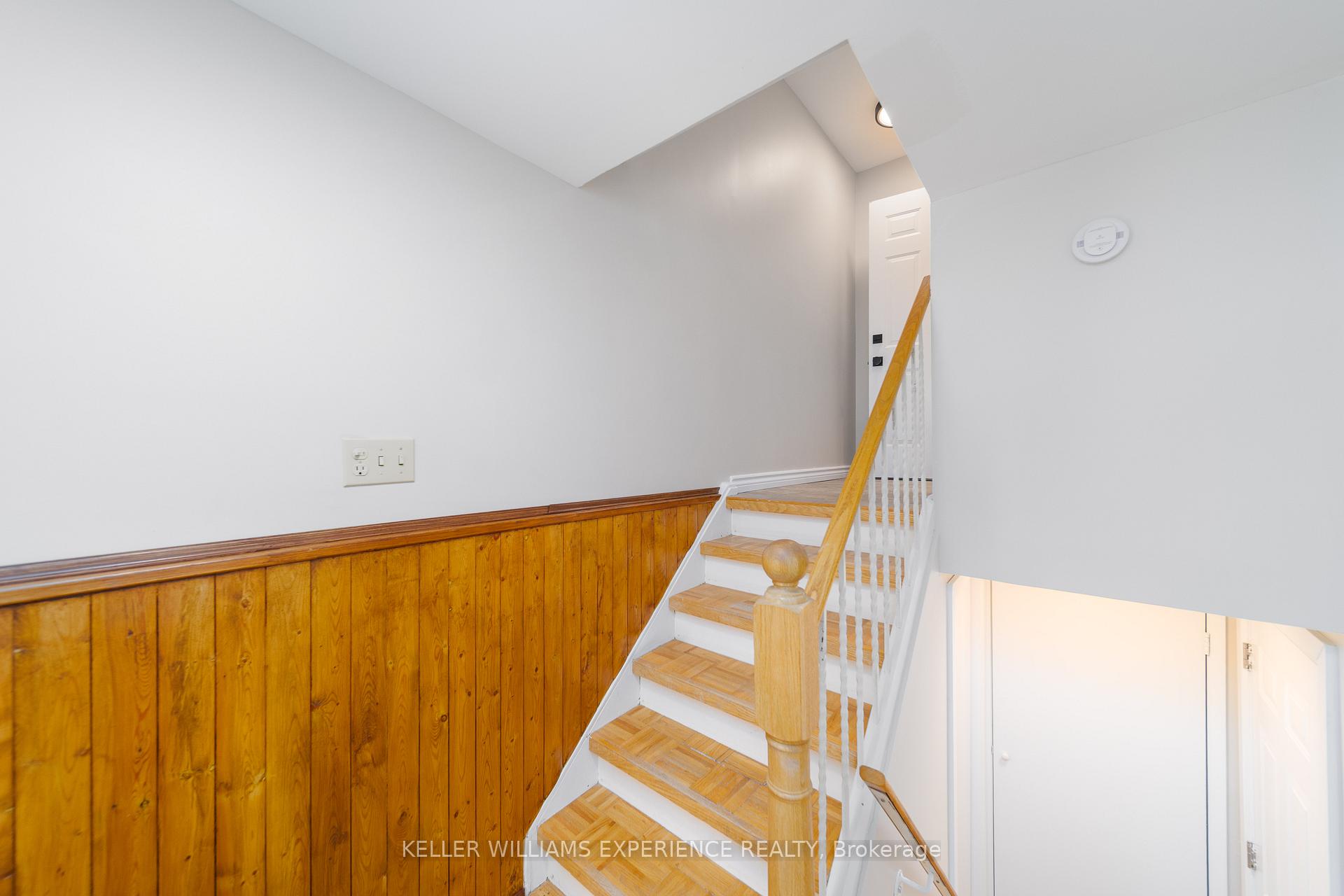 Photo 2 of Unit MAIN/UPPER LEVEL, 14 Ashdale Court, Barrie, Cundles East — HOMEH
