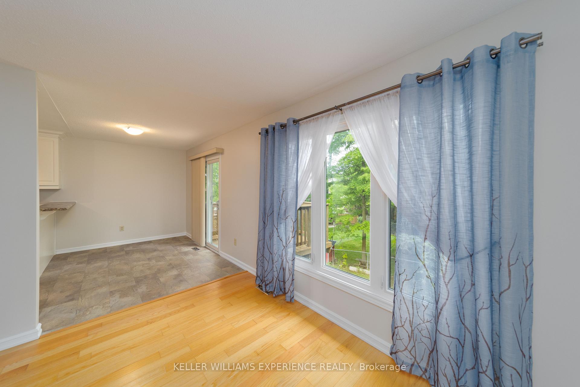 Photo 5 of Unit MAIN/UPPER LEVEL, 14 Ashdale Court, Barrie, Cundles East — HOMEH