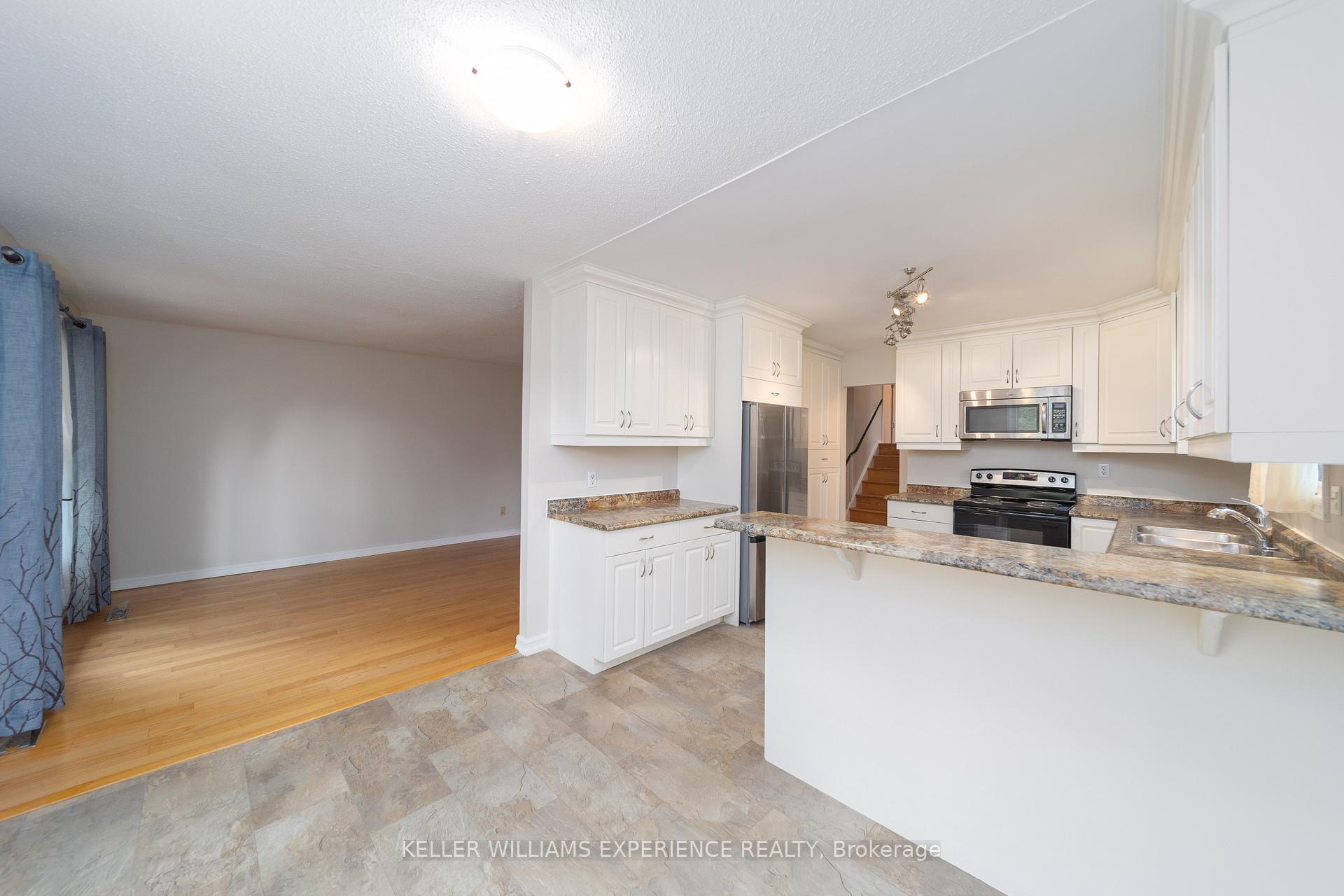 Photo 9 of Unit MAIN/UPPER LEVEL, 14 Ashdale Court, Barrie, Cundles East — HOMEH