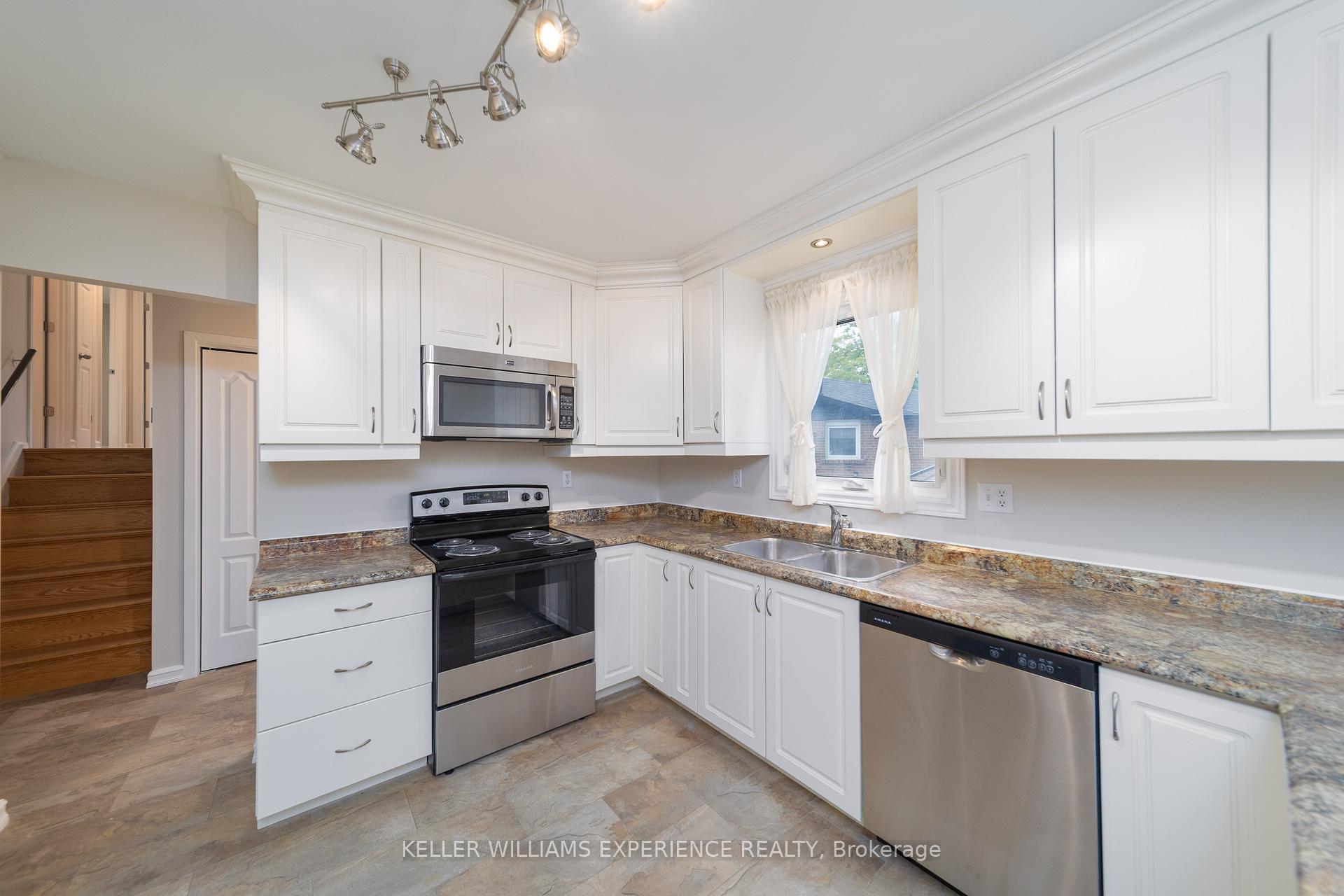 Photo 12 of Unit MAIN/UPPER LEVEL, 14 Ashdale Court, Barrie, Cundles East — HOMEH