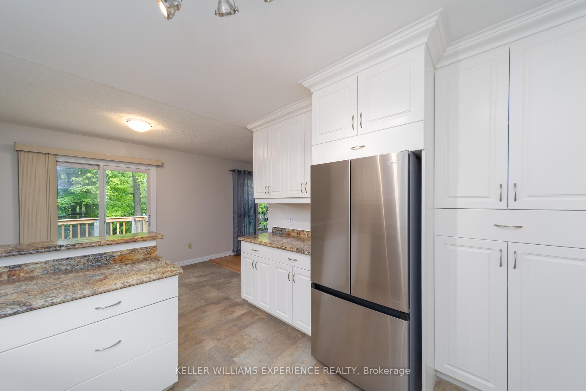 Photo 10 of Unit MAIN/UPPER LEVEL, 14 Ashdale Court, Barrie, Cundles East — HOMEH