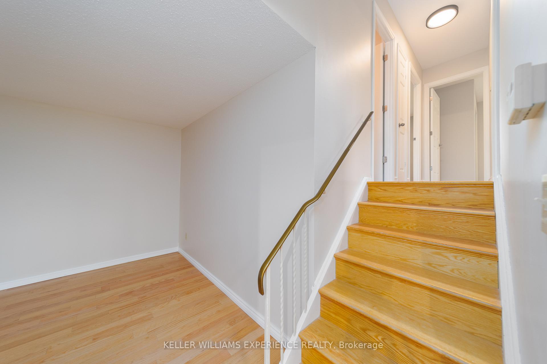 Photo 14 of Unit MAIN/UPPER LEVEL, 14 Ashdale Court, Barrie, Cundles East — HOMEH