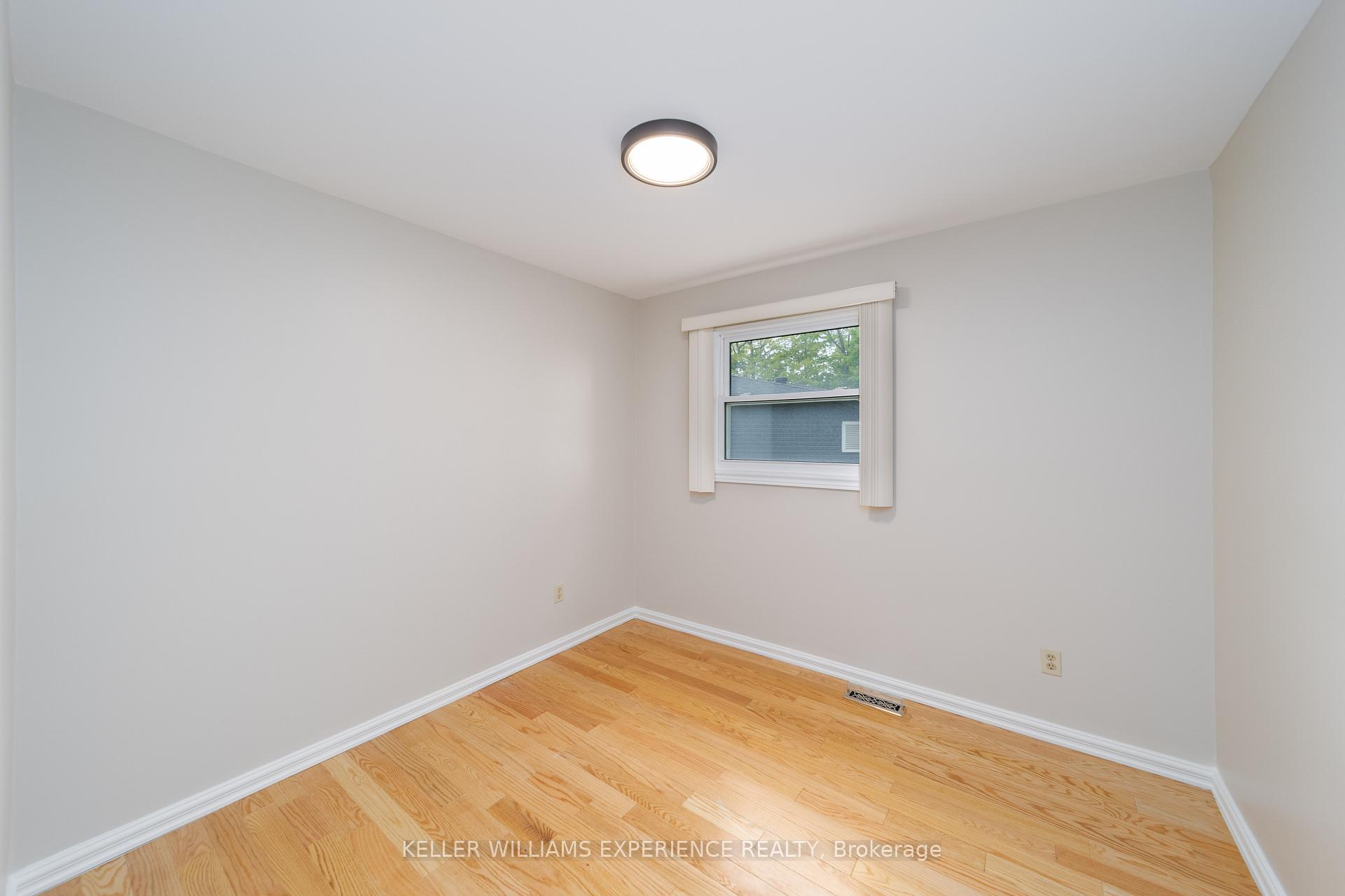 Photo 18 of Unit MAIN/UPPER LEVEL, 14 Ashdale Court, Barrie, Cundles East — HOMEH