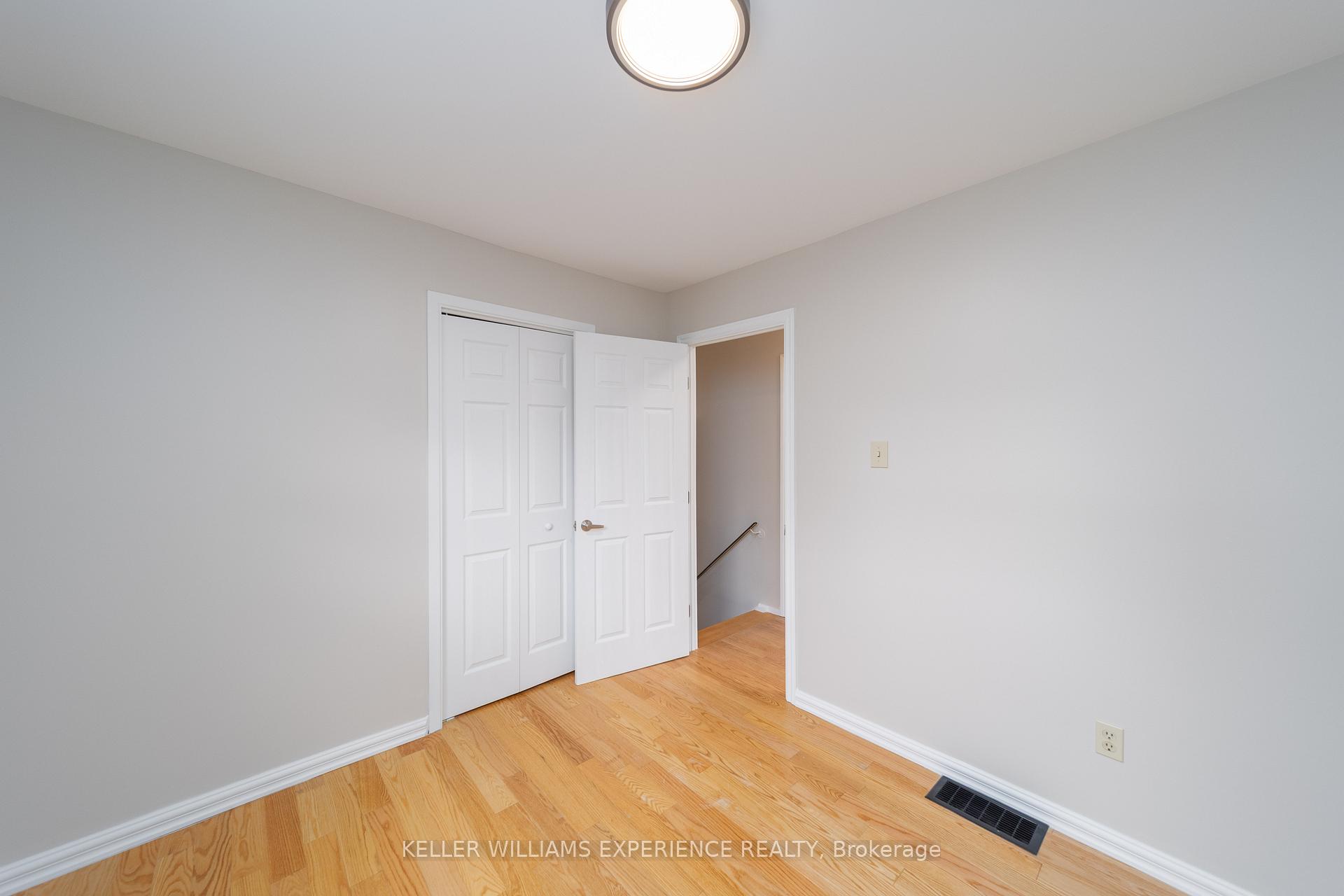 Photo 16 of Unit MAIN/UPPER LEVEL, 14 Ashdale Court, Barrie, Cundles East — HOMEH