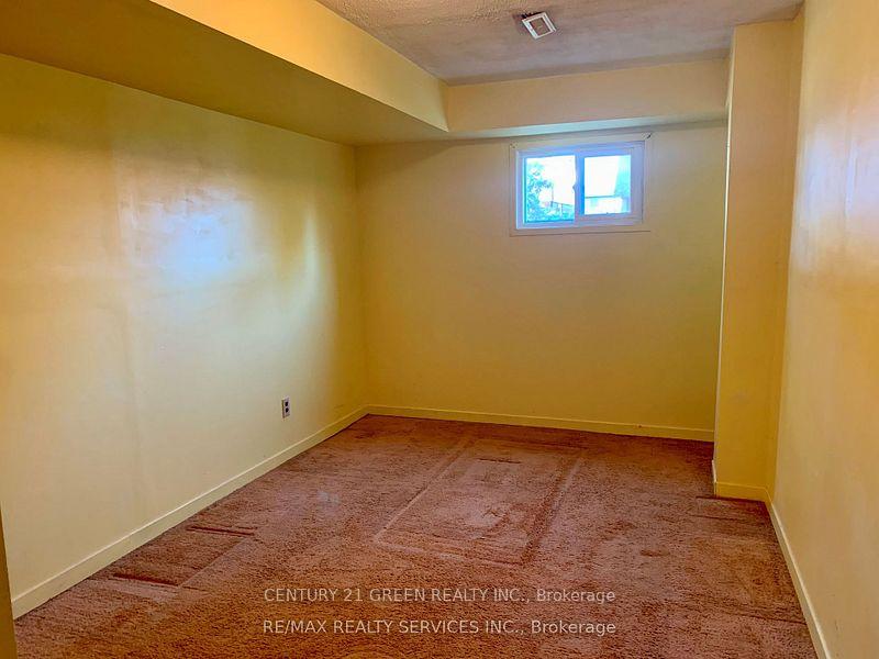 Photo 10 of 39 Merton Road, Brampton, Brampton North — HOMEH