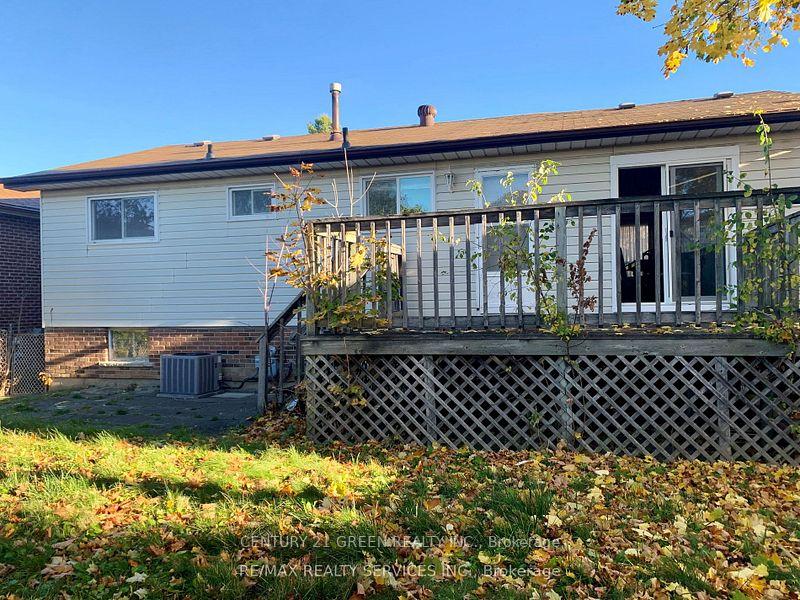 Photo 24 of 39 Merton Road, Brampton, Brampton North — HOMEH