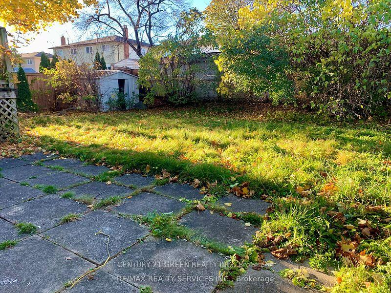 Photo 26 of 39 Merton Road, Brampton, Brampton North — HOMEH