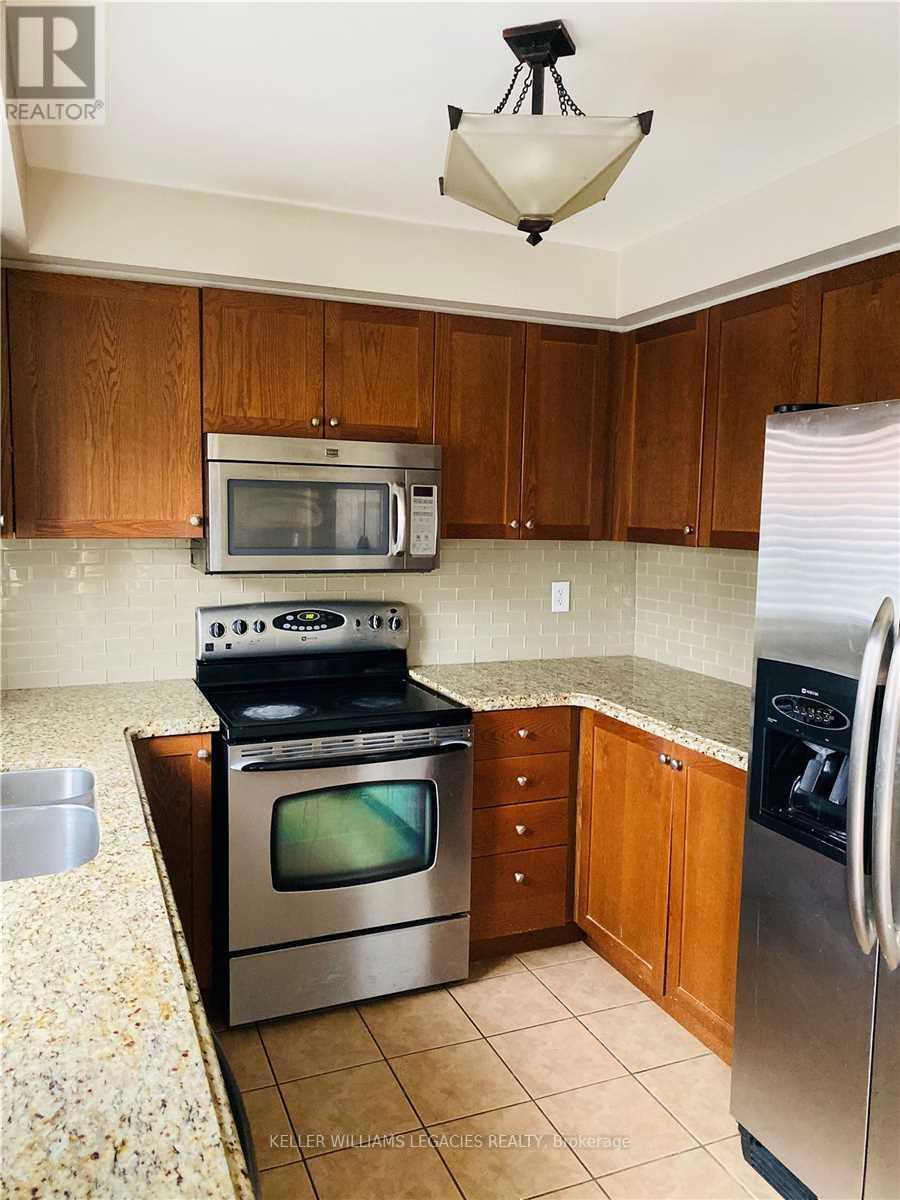 Photo 4 of 35 Tanasi Road, Brampton, Credit Valley — HOMEH