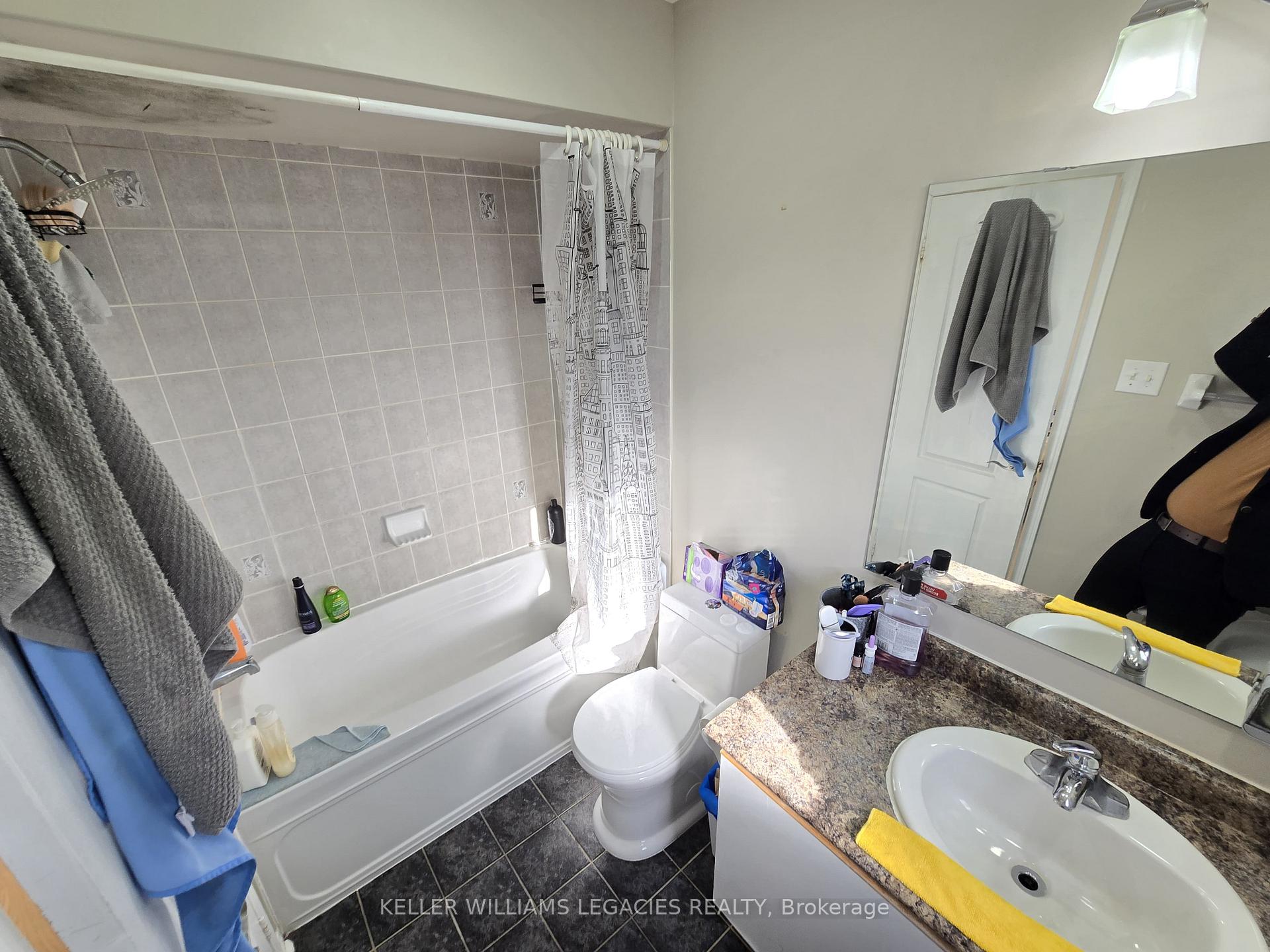 Photo 11 of 35 Tanasi Road, Brampton, Credit Valley — HOMEH