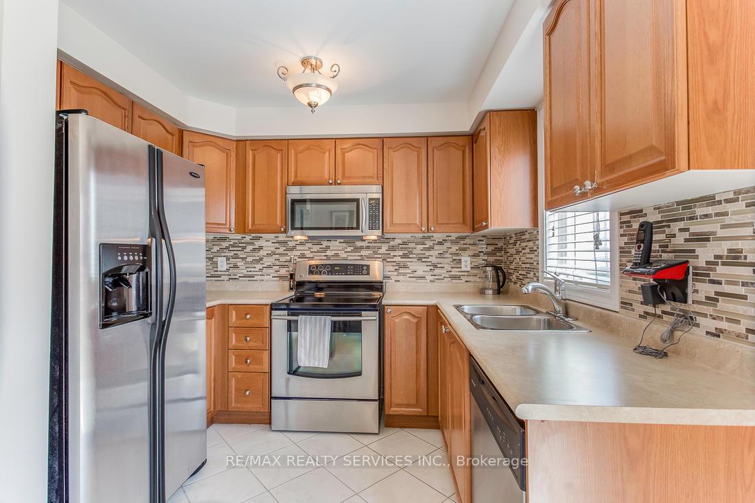 Photo 6 of 37 Oban Road, Brampton, Fletcher's Creek South — HOMEH