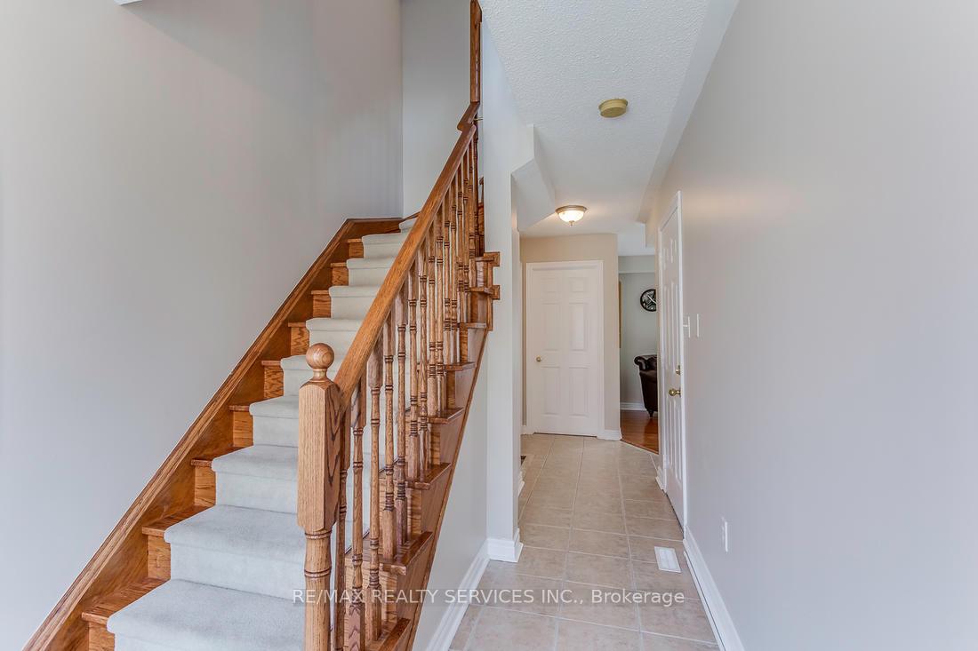 Photo 7 of 37 Oban Road, Brampton, Fletcher's Creek South — HOMEH