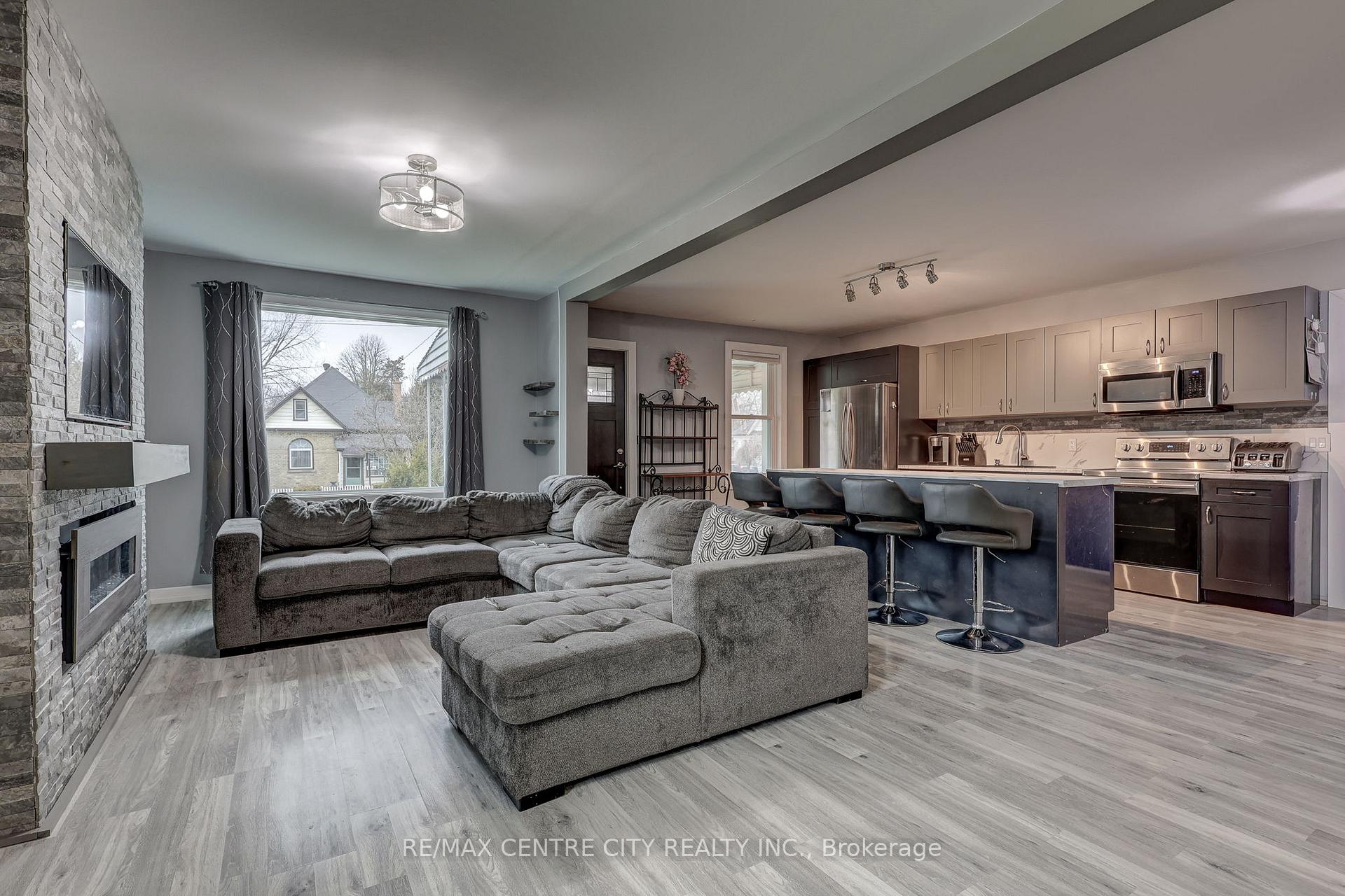 Photo 6 of 53 Park Avenue, St. Thomas — HOMEH