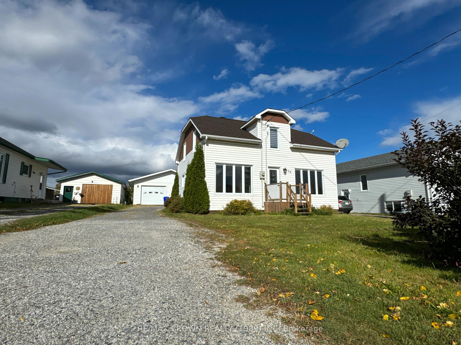 Front of 626 Veilleux Street