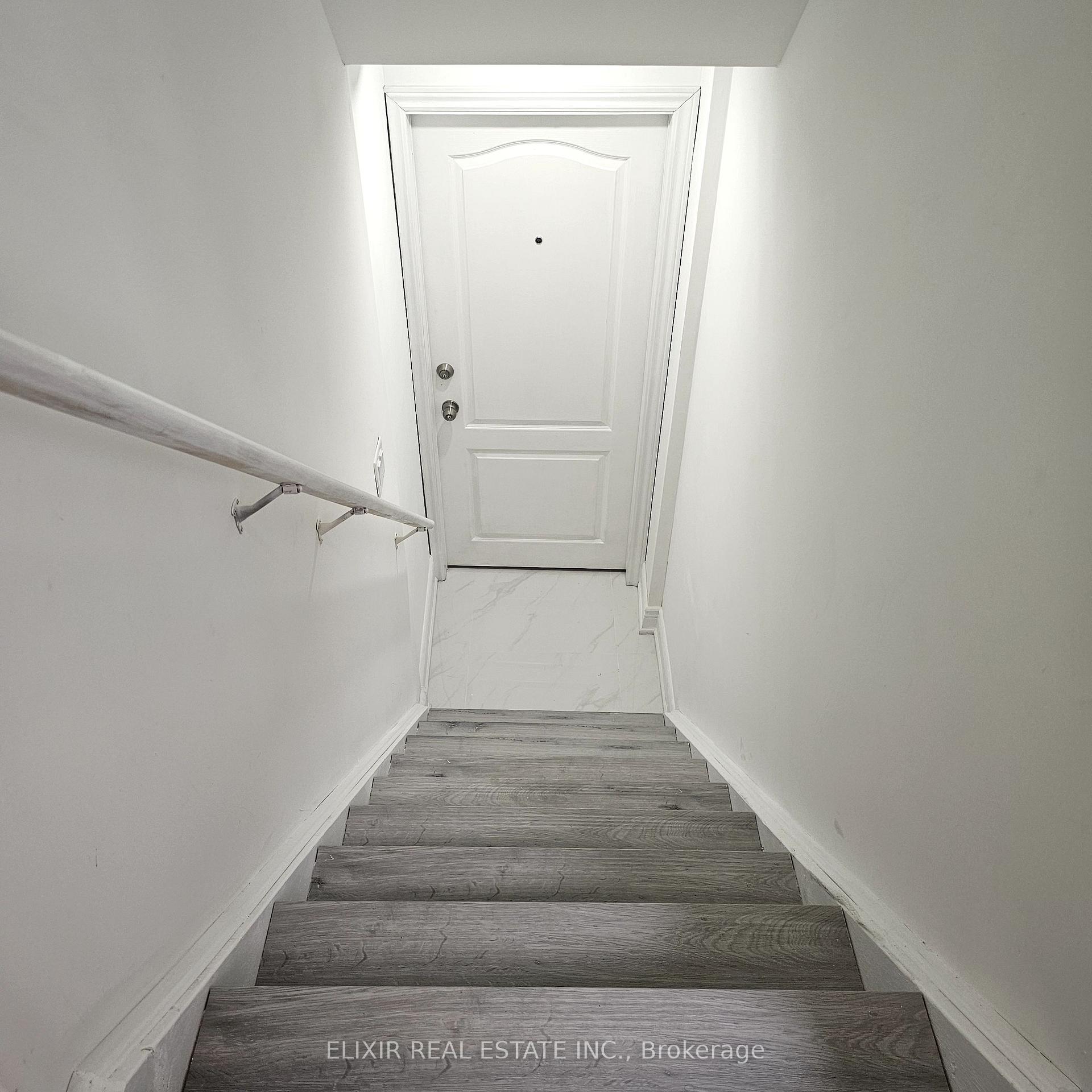 Photo 4 of 15 Cobriza Crescent, Brampton, Northwest Brampton — HOMEH