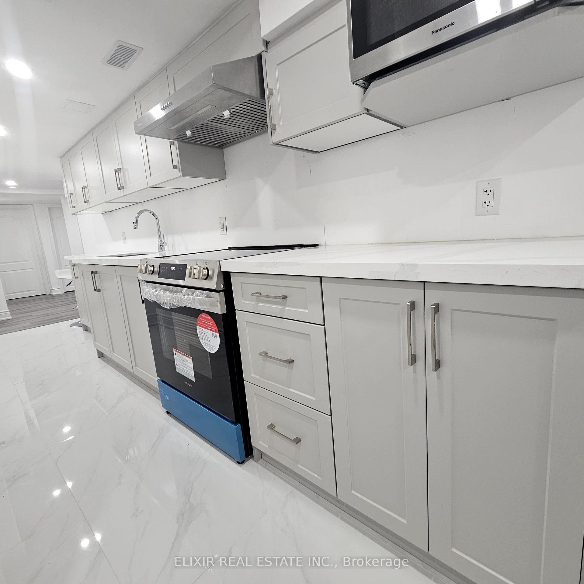 Photo 8 of 15 Cobriza Crescent, Brampton, Northwest Brampton — HOMEH