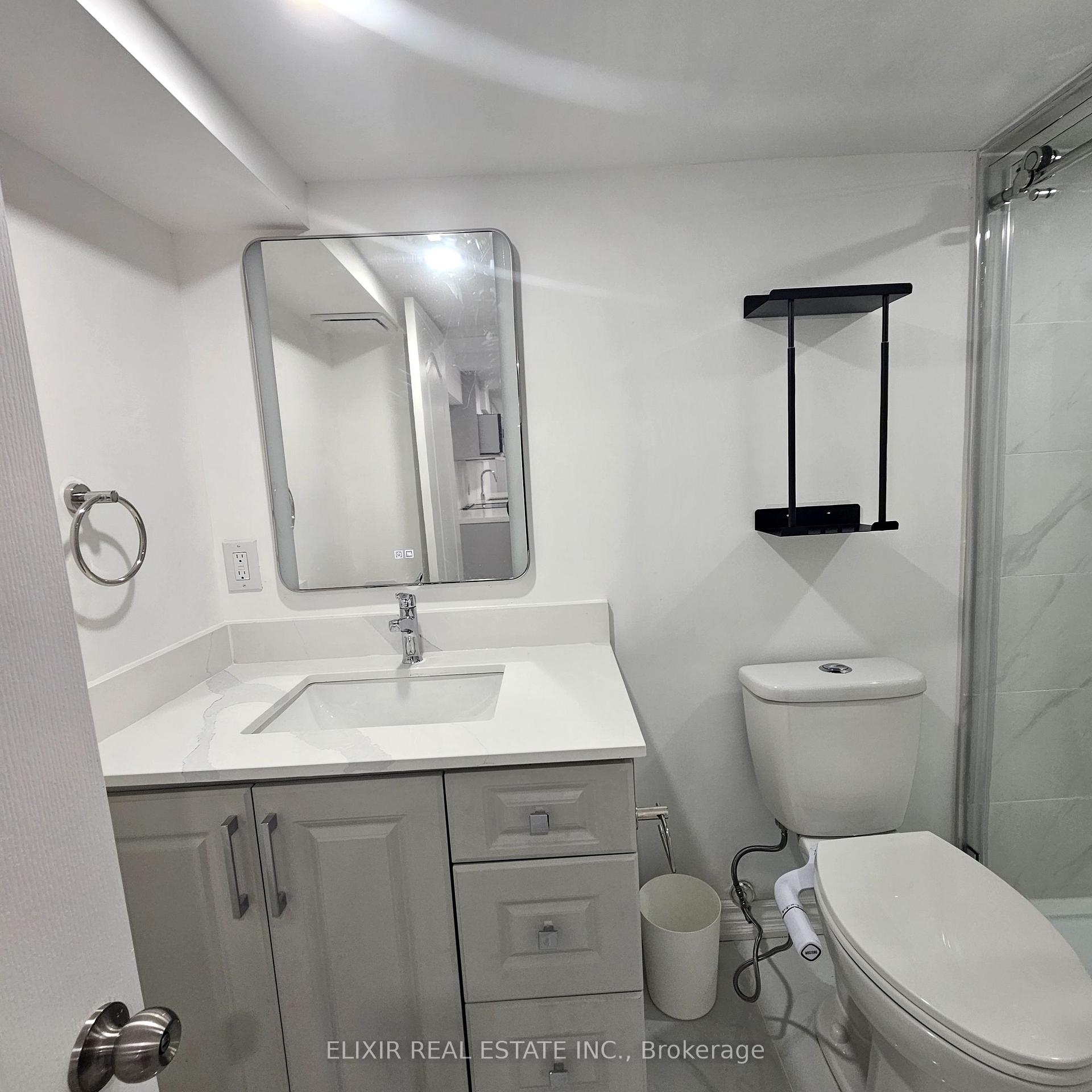 Photo 11 of 15 Cobriza Crescent, Brampton, Northwest Brampton — HOMEH
