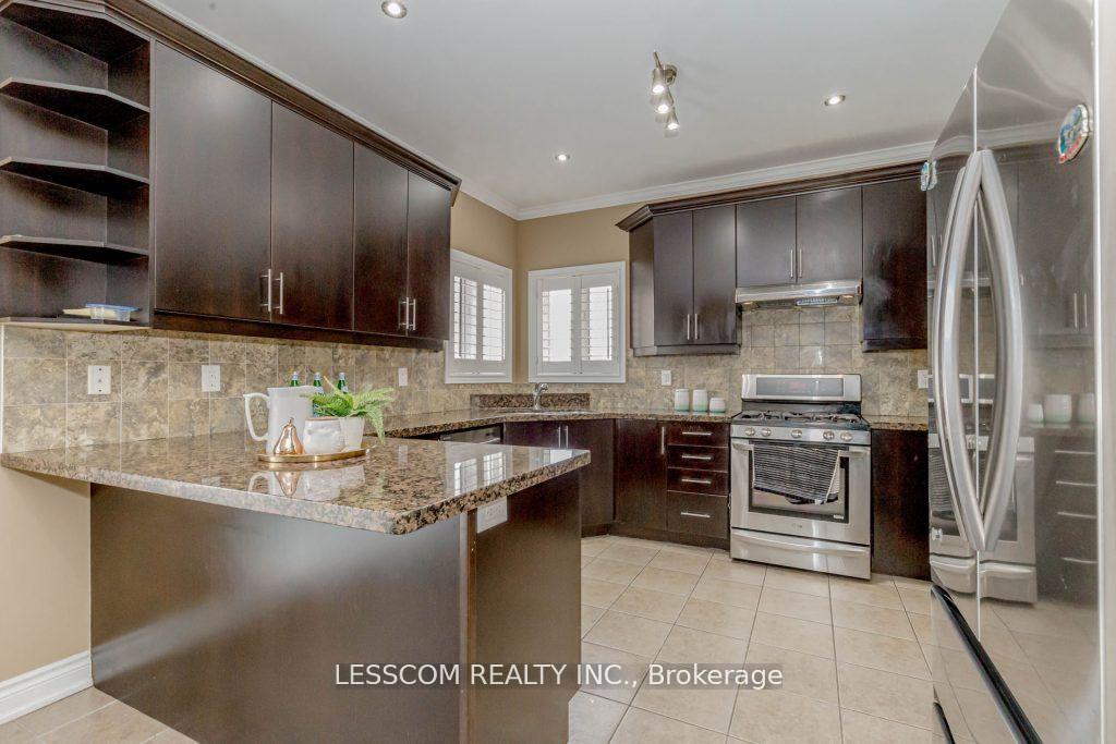 Photo 8 of 97 Royal West Drive, Brampton, Credit Valley — HOMEH